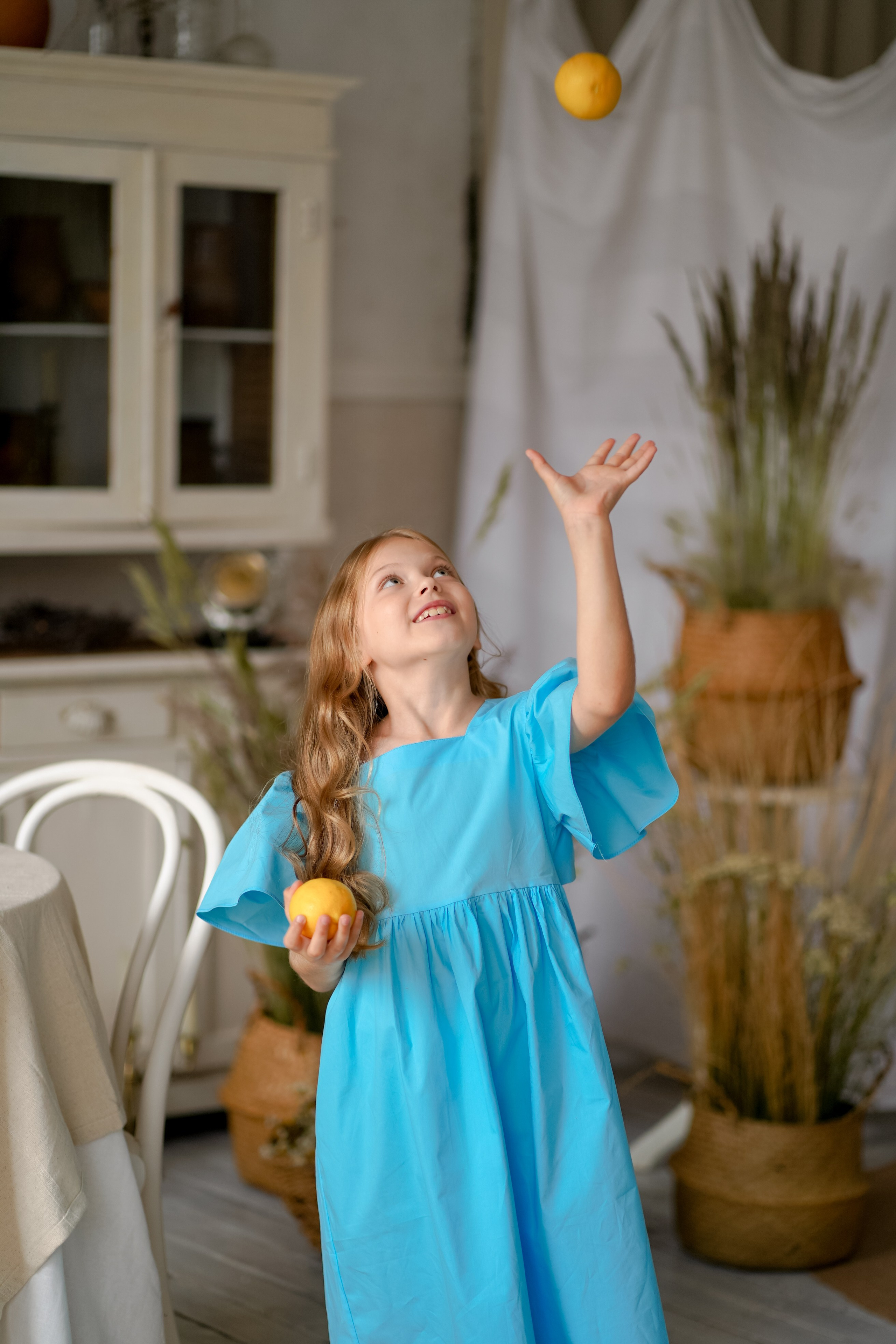 Кира с подсолнухами. Фотограф Татьяна Митрофанова