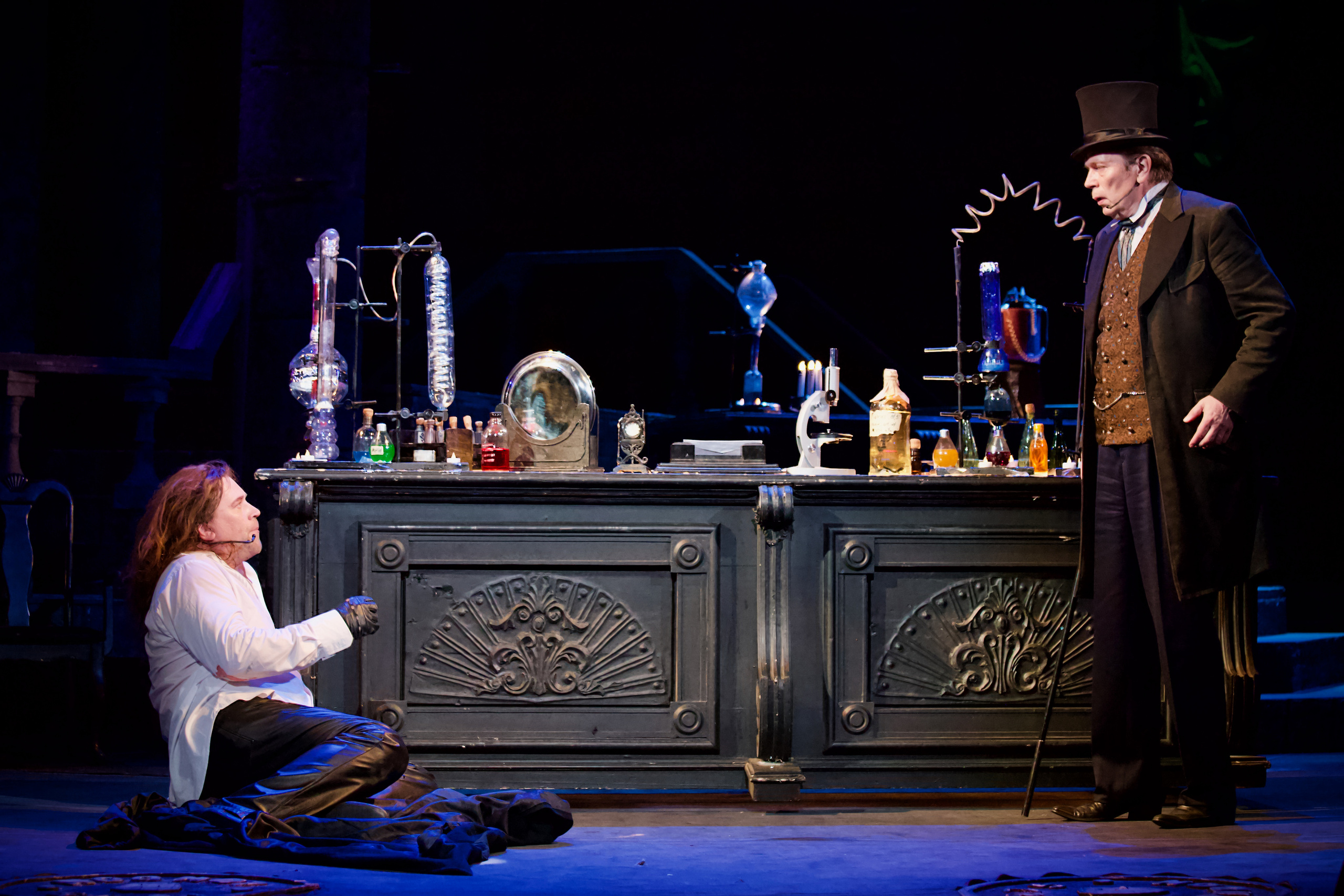 Театр Моссовета — Странная история доктора Джекила и мистера Хайда. Сайт фотографа Сергея Абрамова