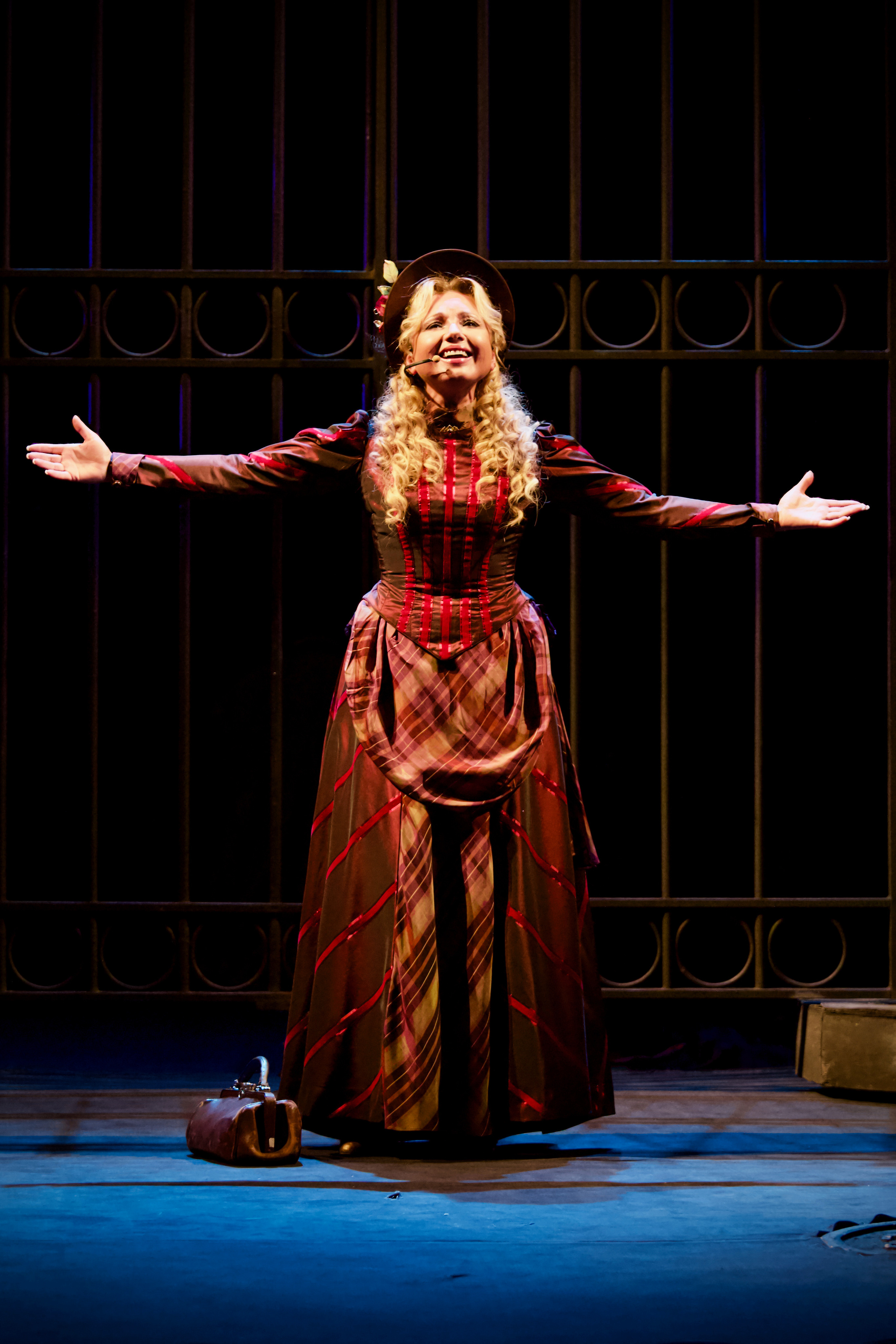 Театр Моссовета — Странная история доктора Джекила и мистера Хайда. Сайт фотографа Сергея Абрамова