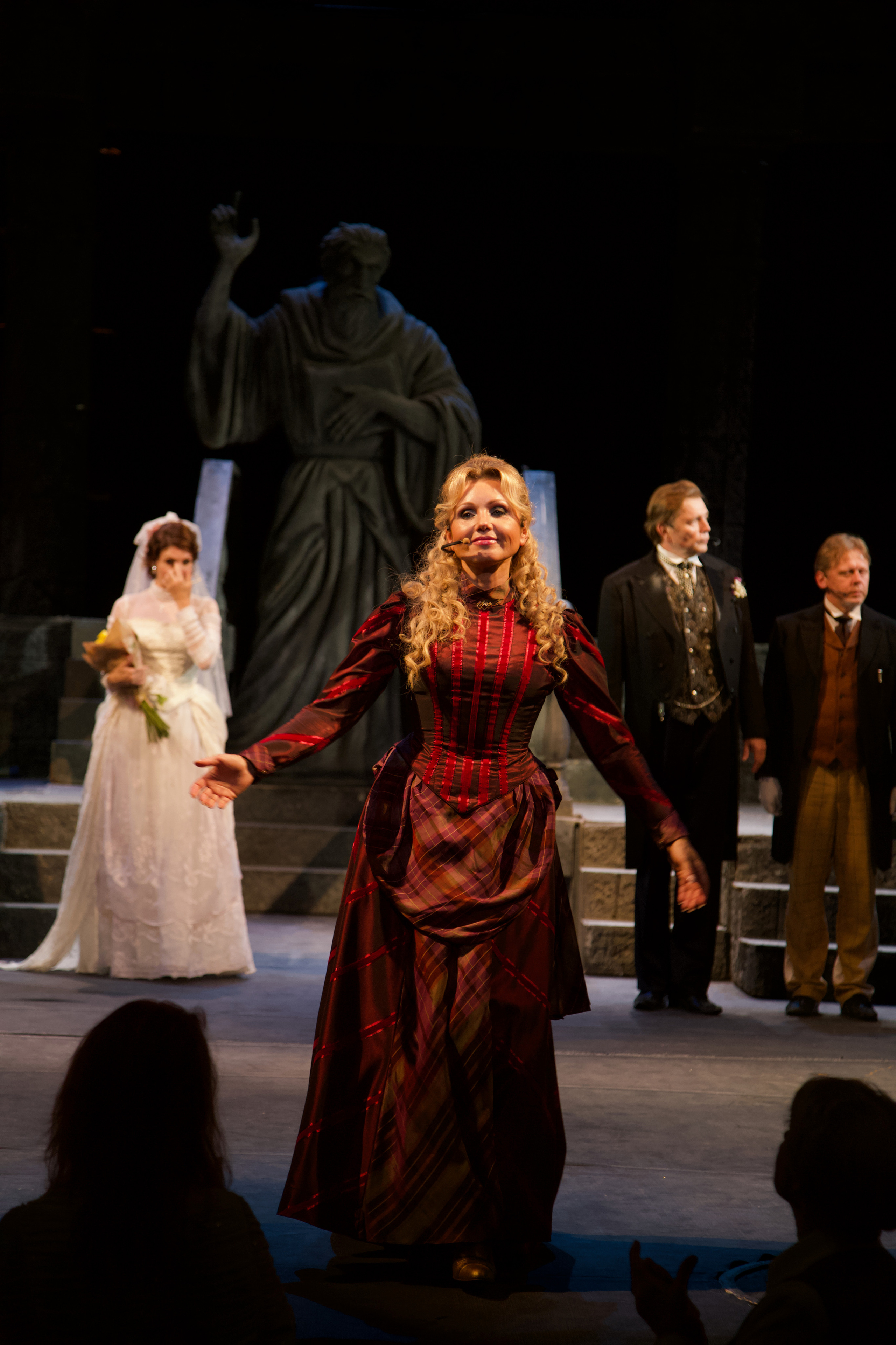 Театр Моссовета — Странная история доктора Джекила и мистера Хайда. Сайт фотографа Сергея Абрамова