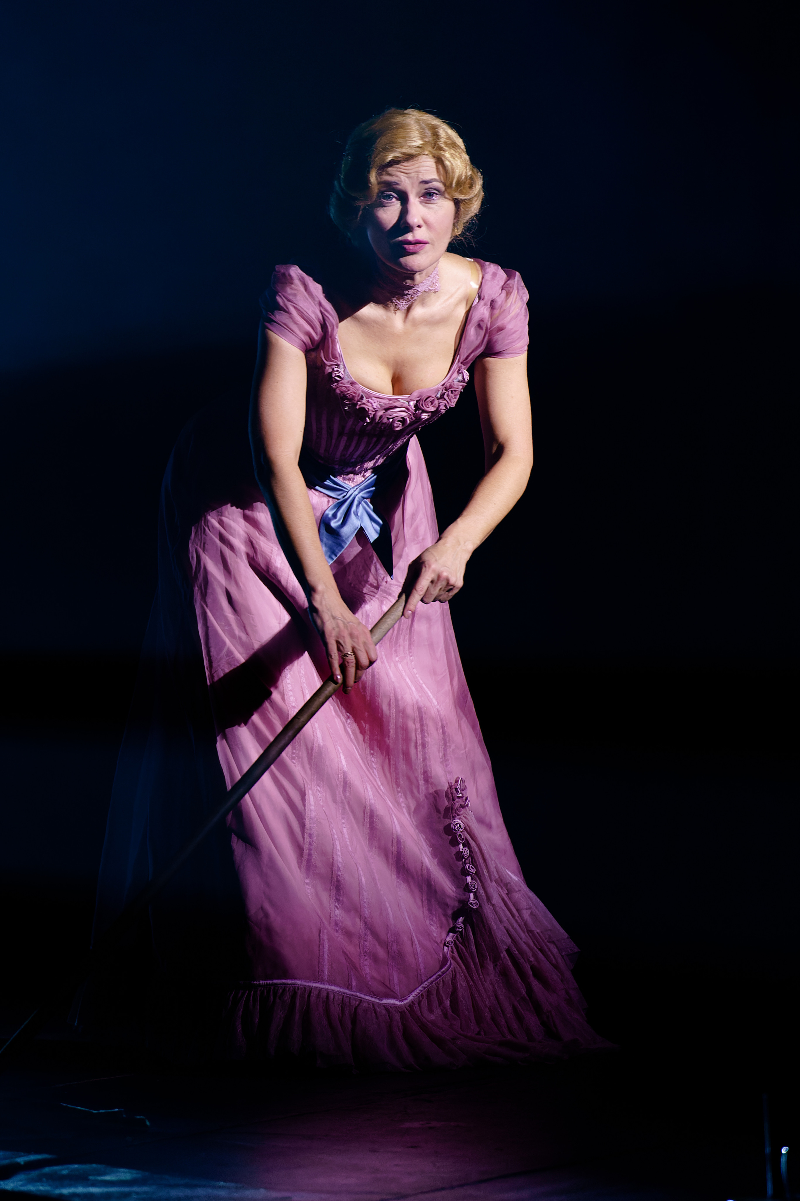 МХАТ Горького: Розовое платье Пресс показ 7 октября 2021 года. Сайт фотографа Сергея Абрамова