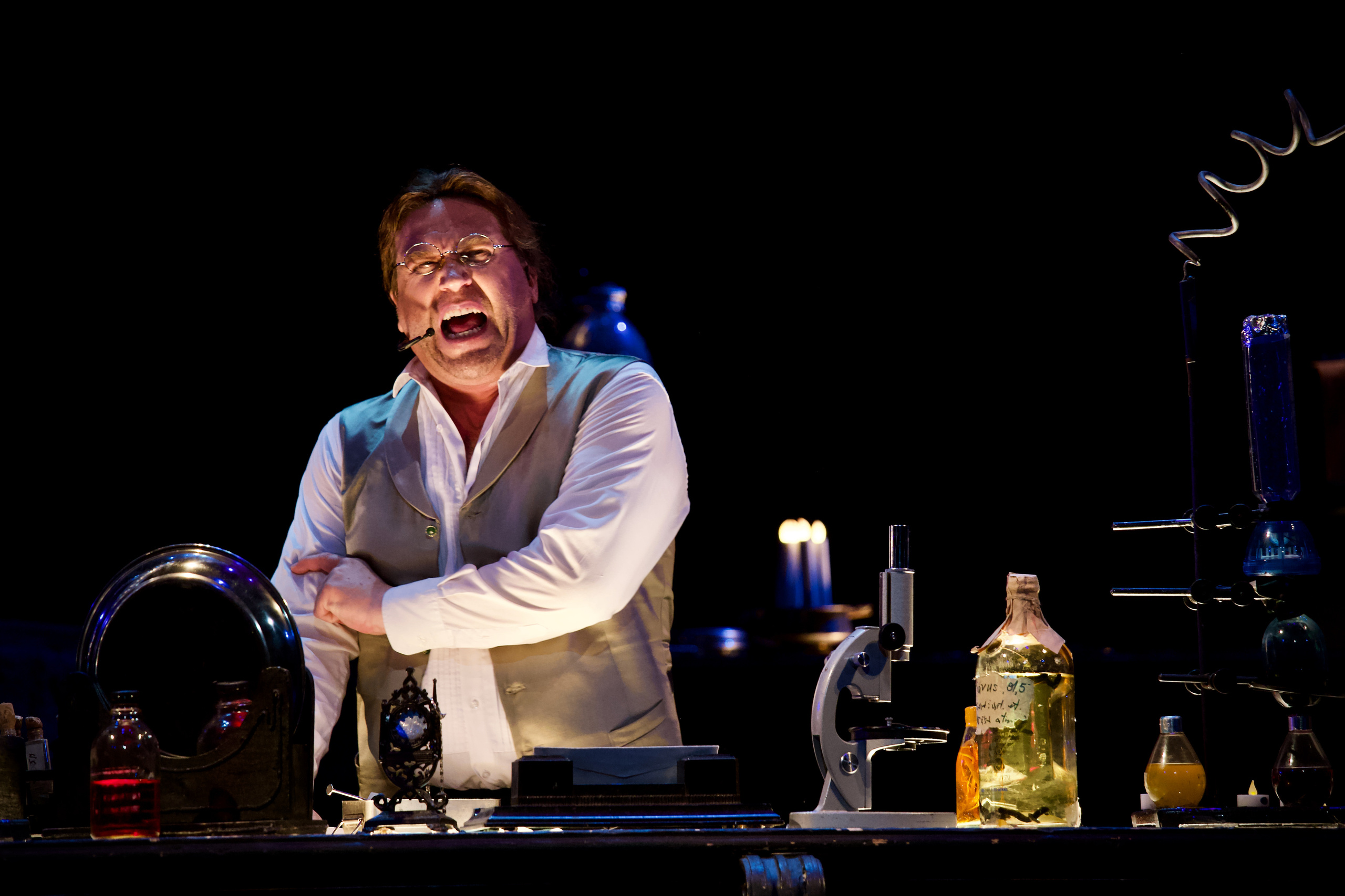 Театр Моссовета — Странная история доктора Джекила и мистера Хайда. Сайт фотографа Сергея Абрамова