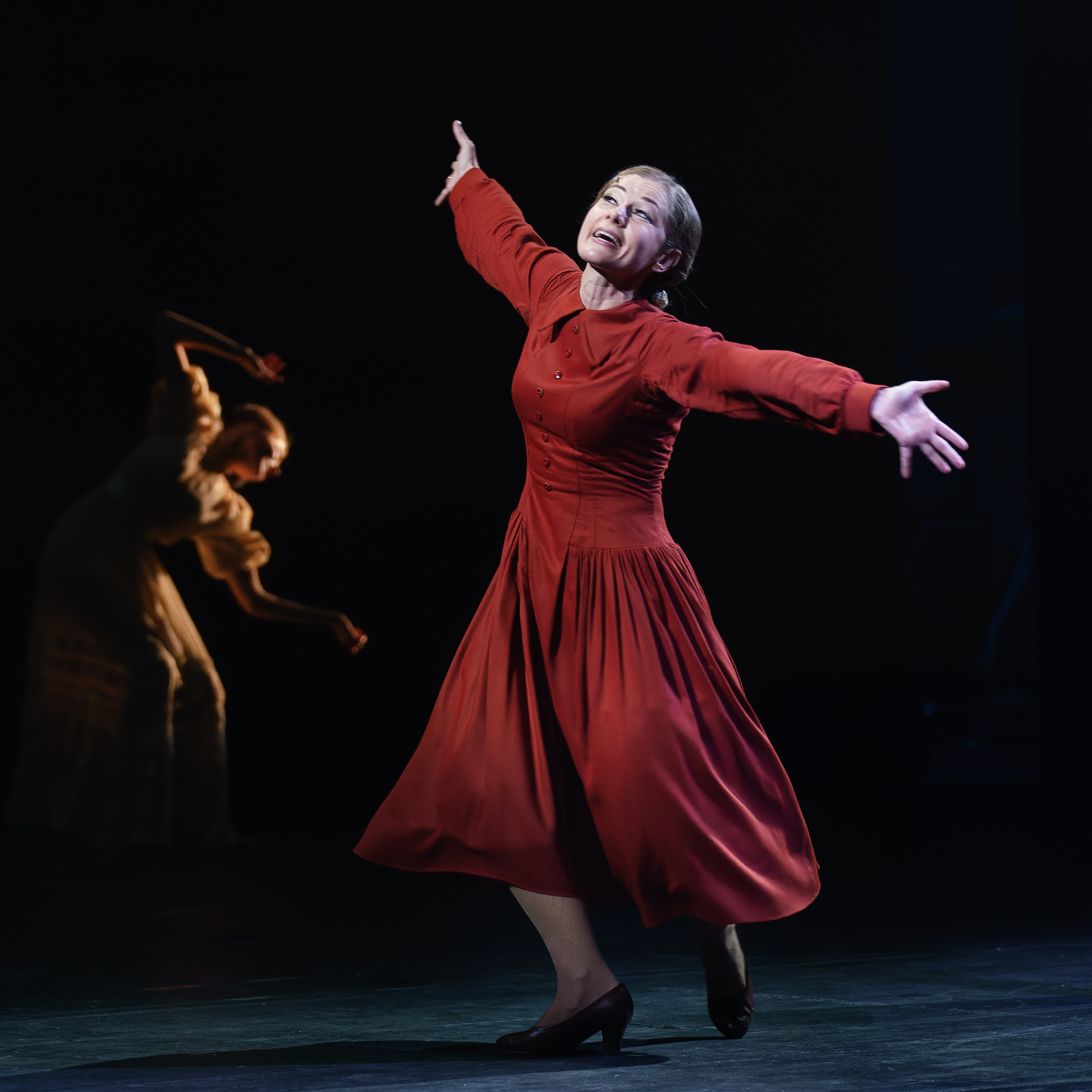 МХАТ Горького: Розовое платье Пресс показ 7 октября 2021 года. Сайт фотографа Сергея Абрамова