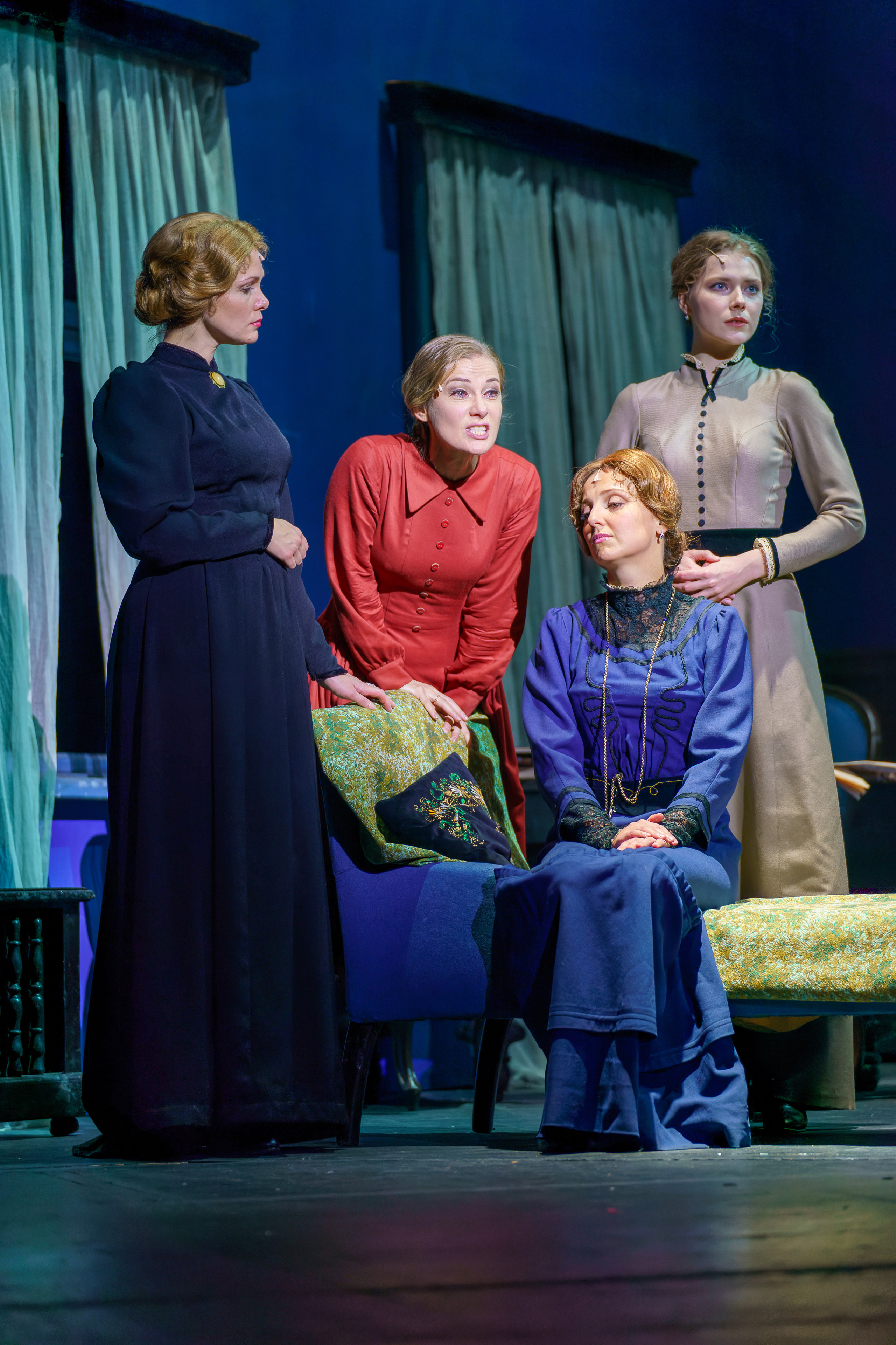 МХАТ Горького: Розовое платье Пресс показ 7 октября 2021 года. Сайт фотографа Сергея Абрамова