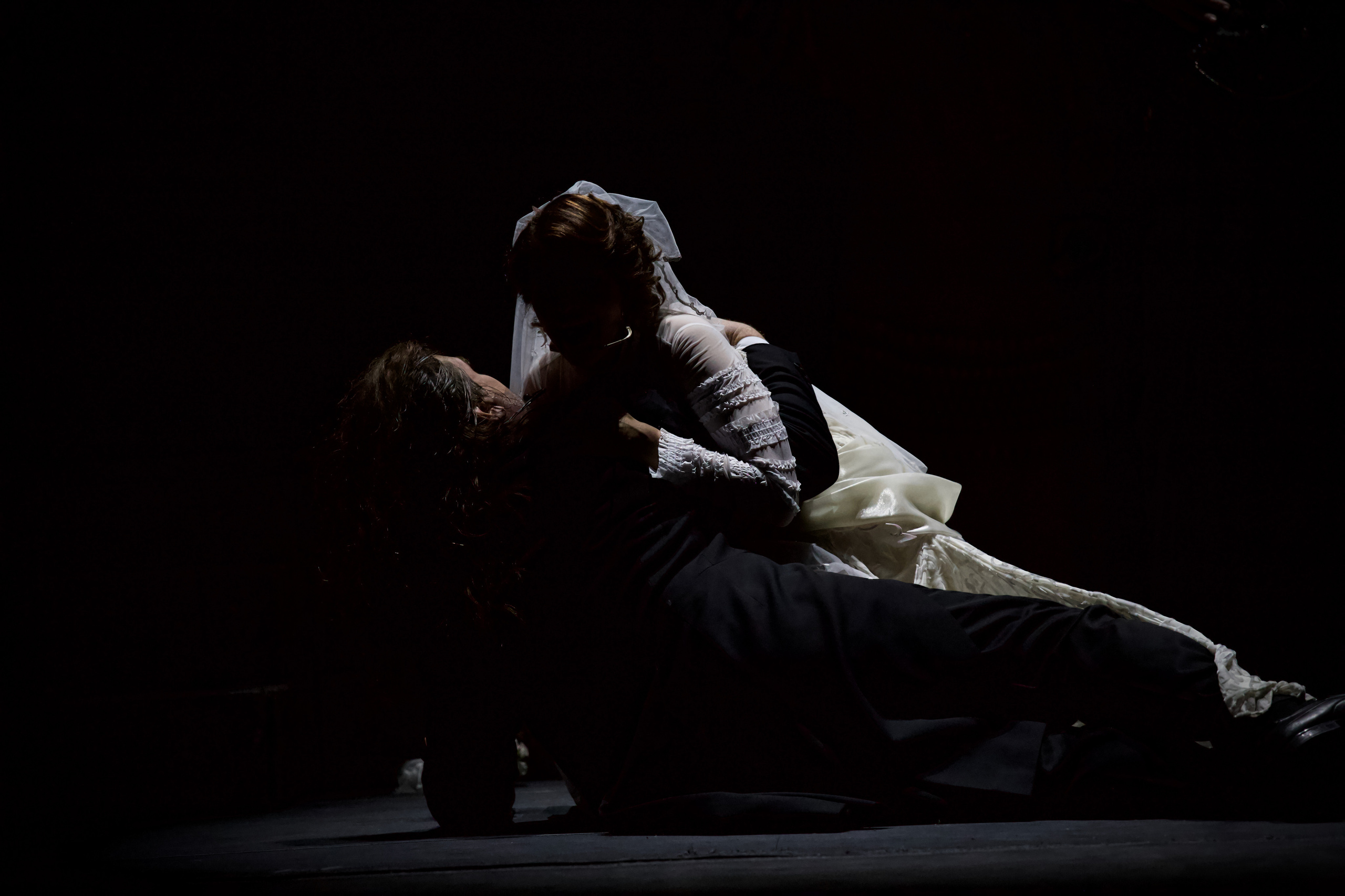 Театр Моссовета — Странная история доктора Джекила и мистера Хайда. Сайт фотографа Сергея Абрамова