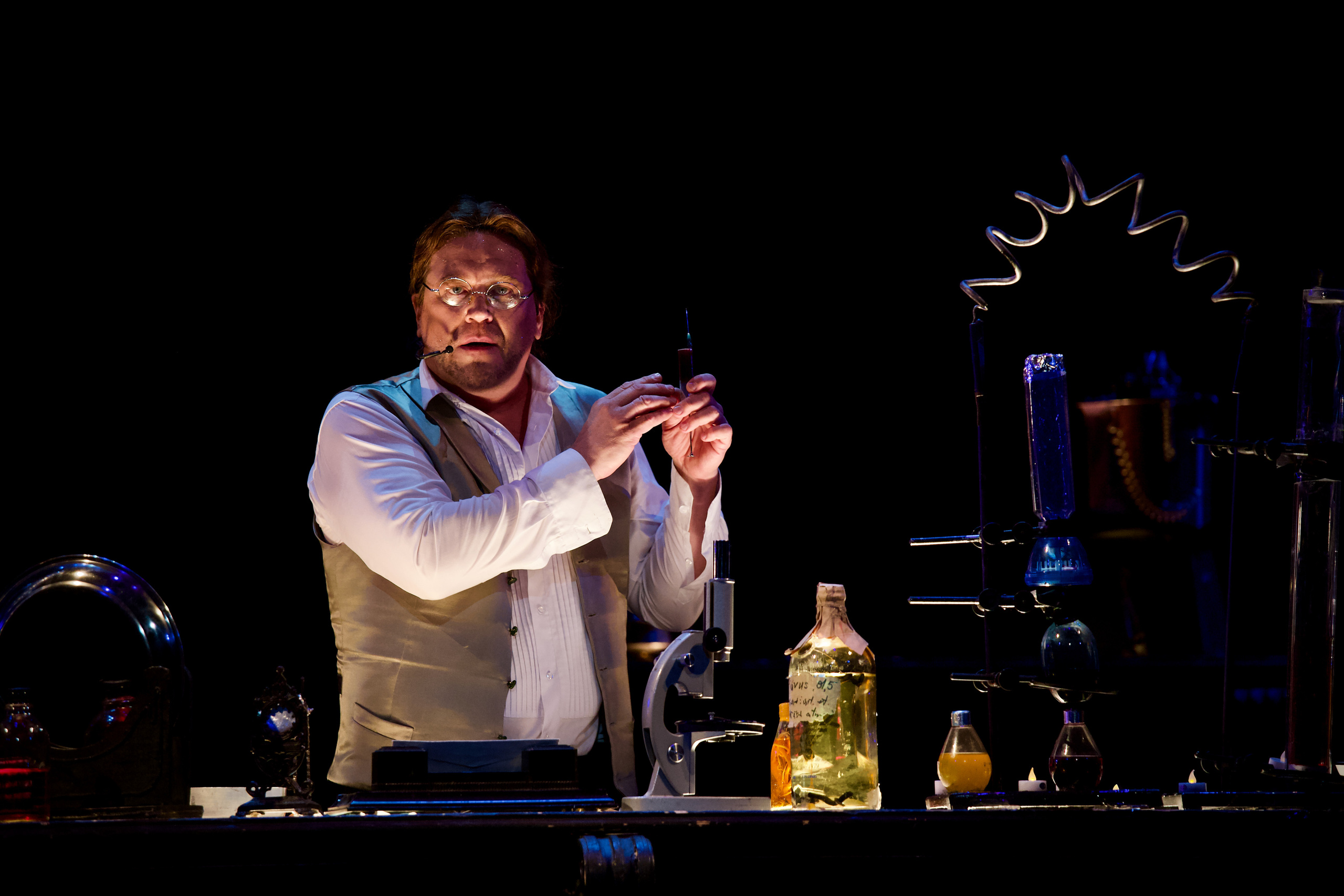 Театр Моссовета — Странная история доктора Джекила и мистера Хайда. Сайт фотографа Сергея Абрамова