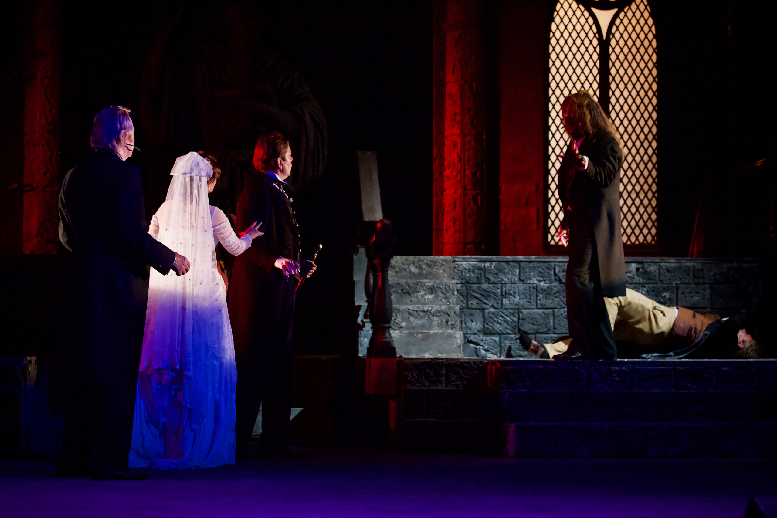 Театр Моссовета — Странная история доктора Джекила и мистера Хайда. Сайт фотографа Сергея Абрамова