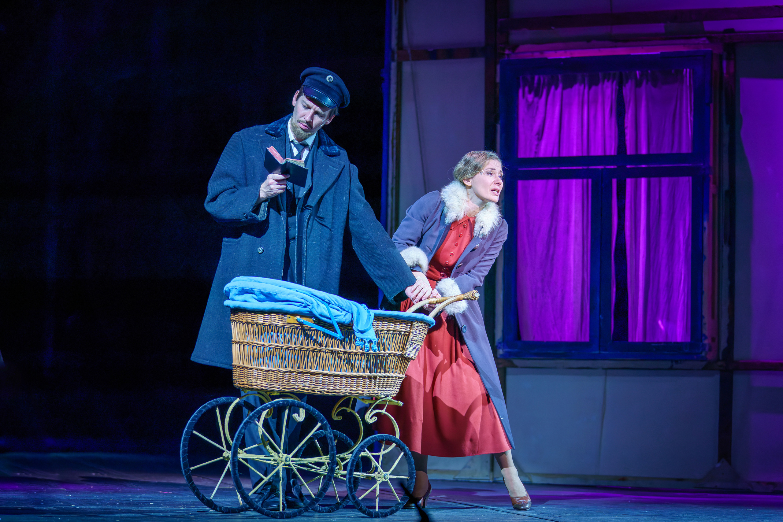 МХАТ Горького: Розовое платье Пресс показ 7 октября 2021 года. Сайт фотографа Сергея Абрамова