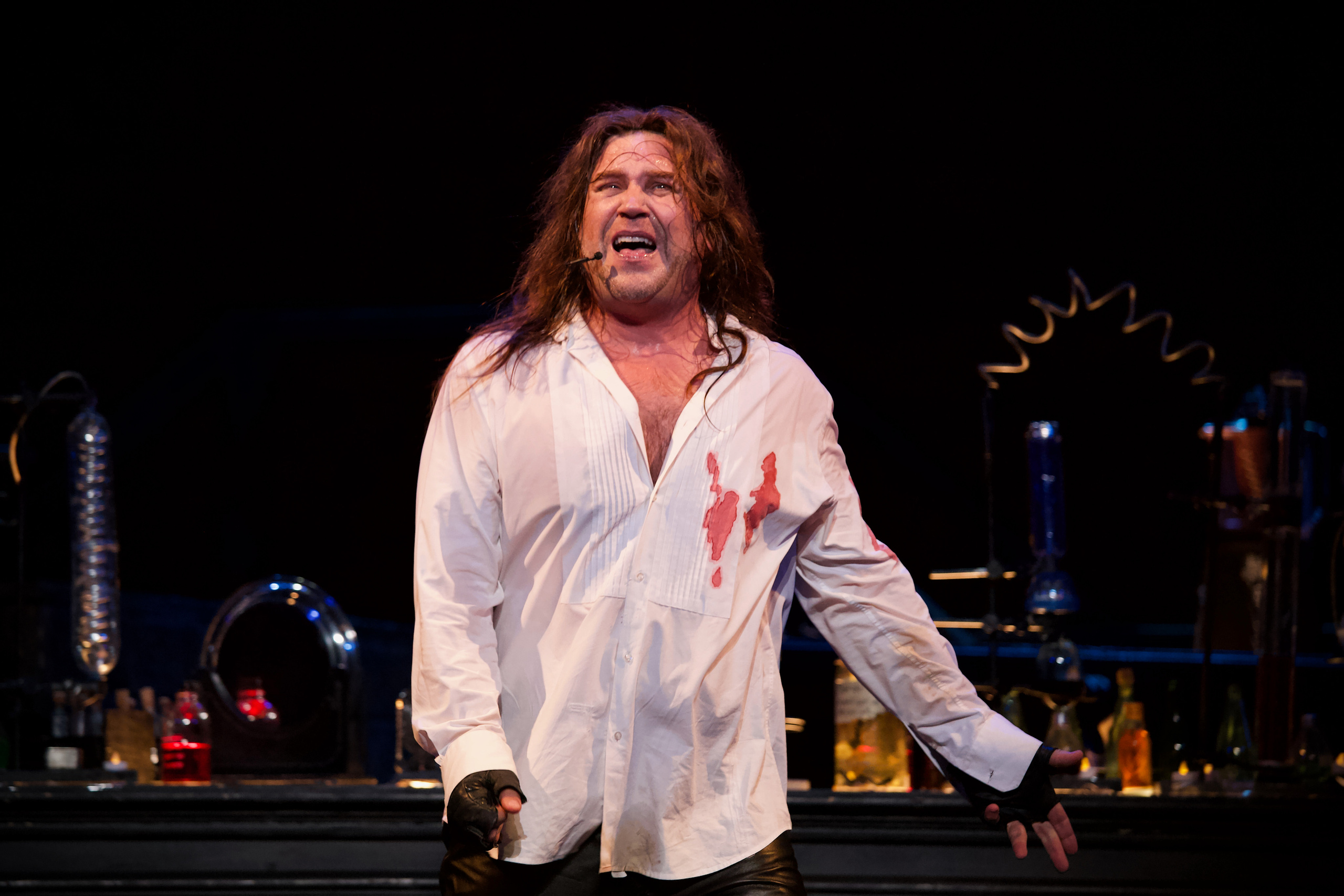 Театр Моссовета — Странная история доктора Джекила и мистера Хайда. Сайт фотографа Сергея Абрамова