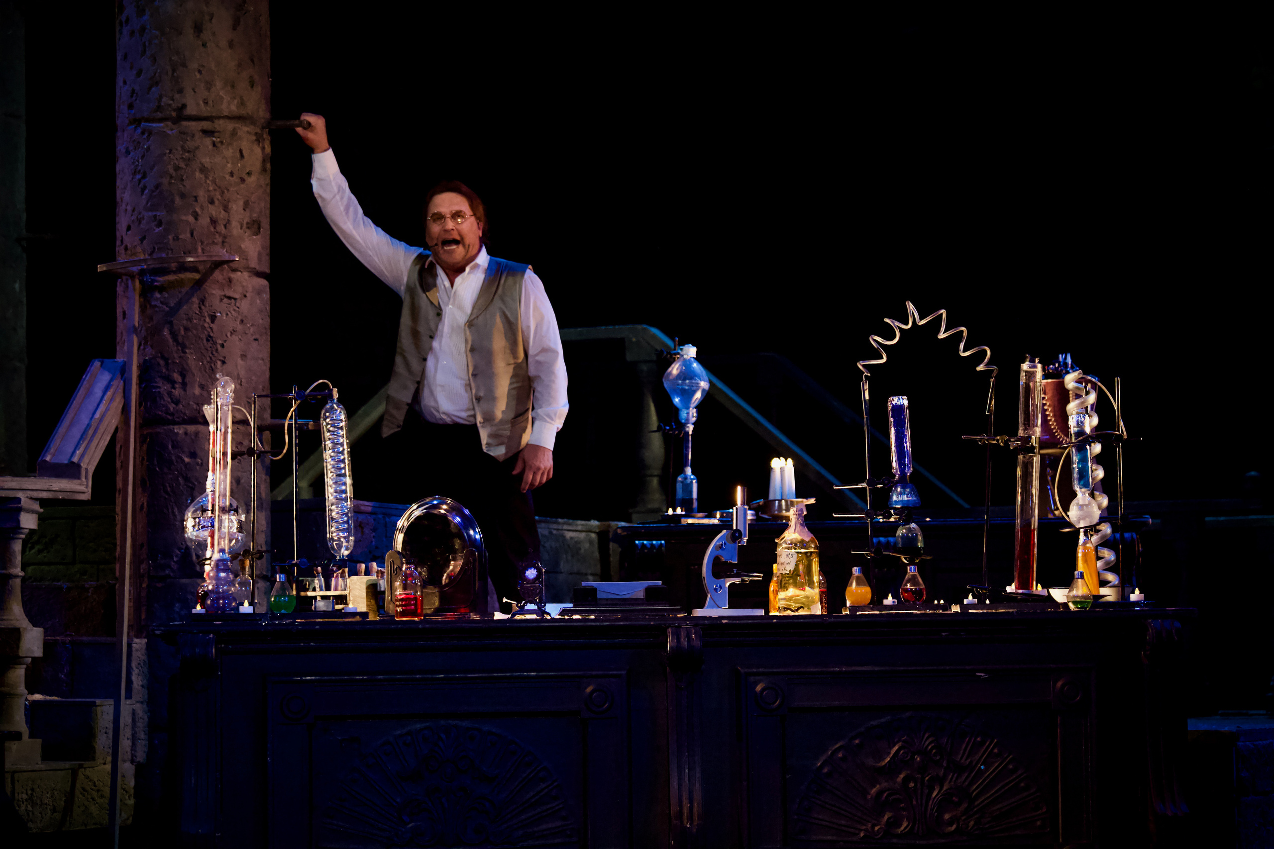 Театр Моссовета — Странная история доктора Джекила и мистера Хайда. Сайт фотографа Сергея Абрамова