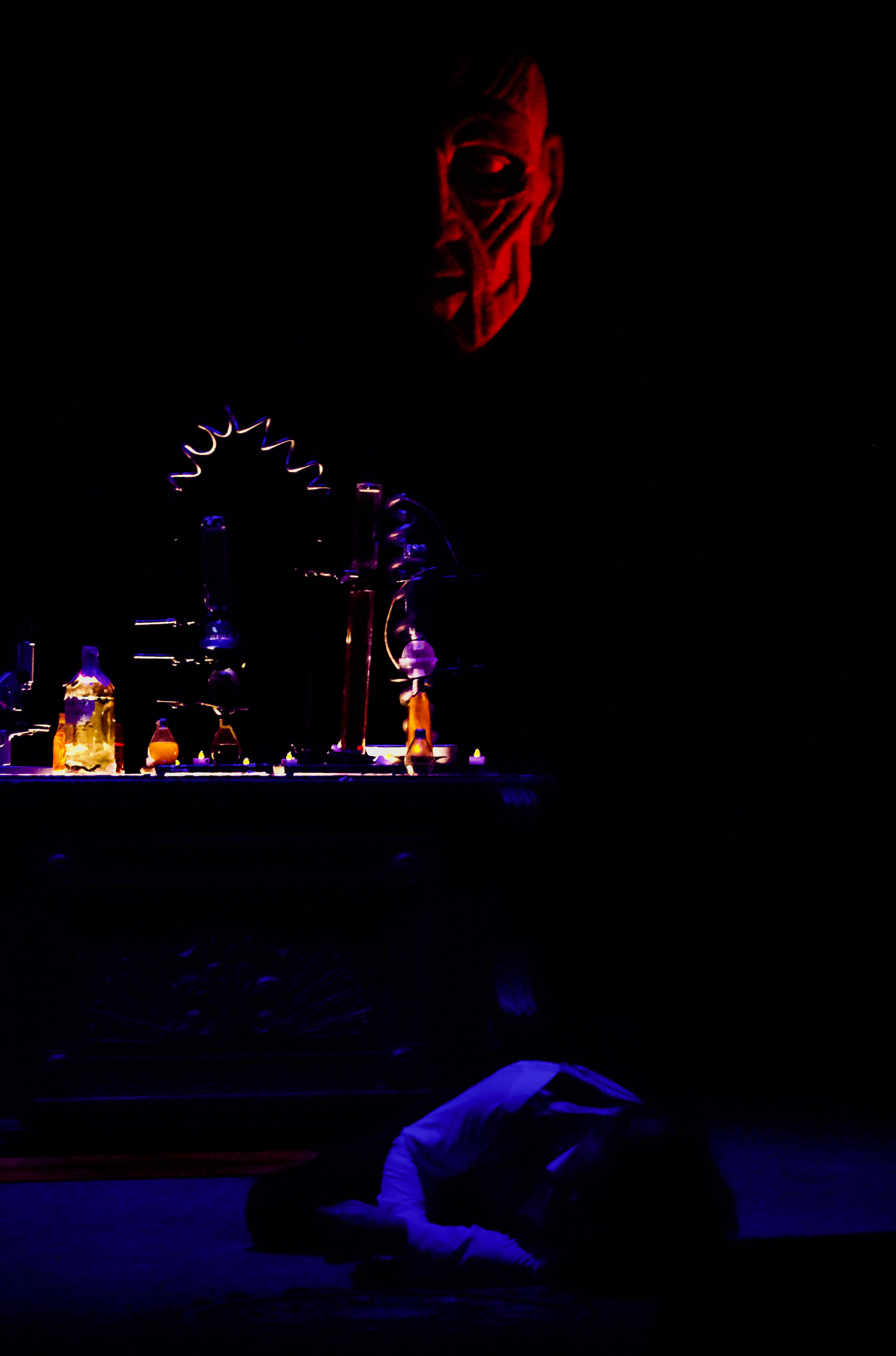 Театр Моссовета — Странная история доктора Джекила и мистера Хайда. Сайт фотографа Сергея Абрамова