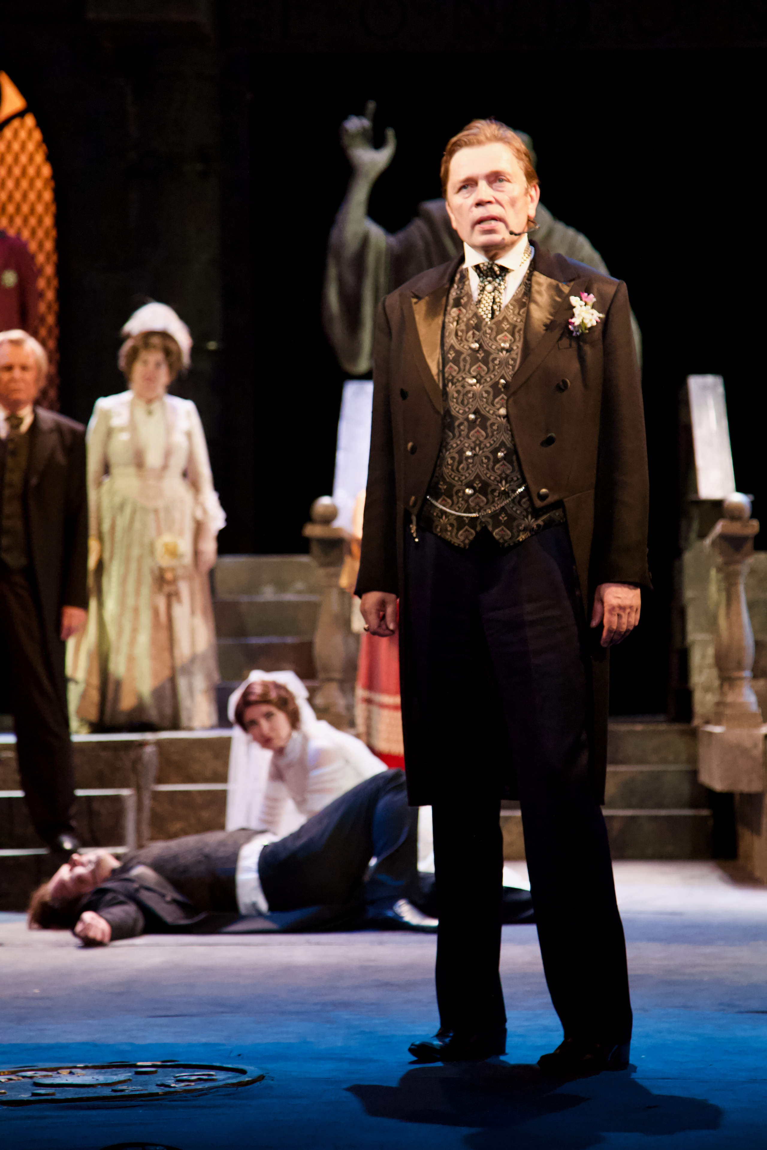 Театр Моссовета — Странная история доктора Джекила и мистера Хайда. Сайт фотографа Сергея Абрамова