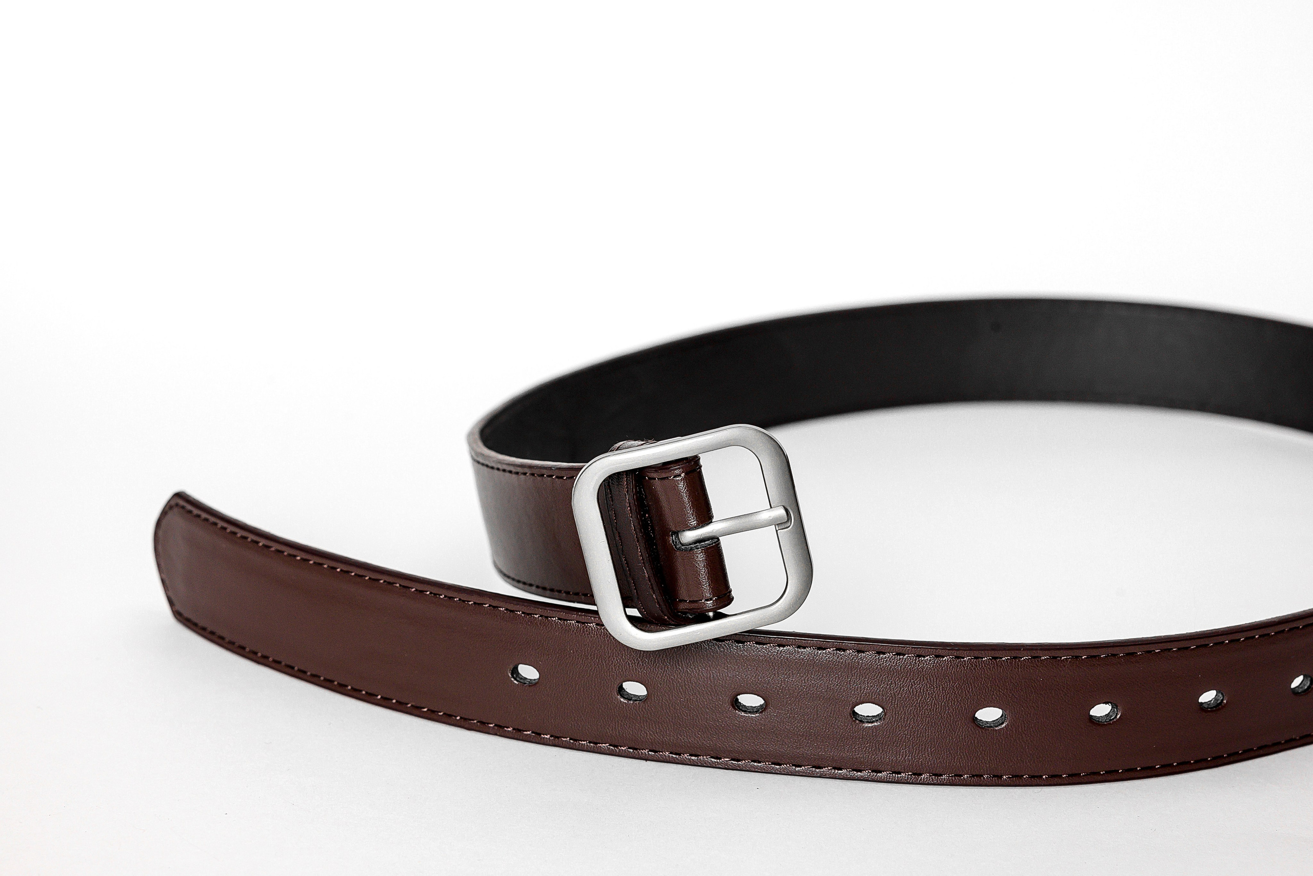 Аксессуары на белом фоне