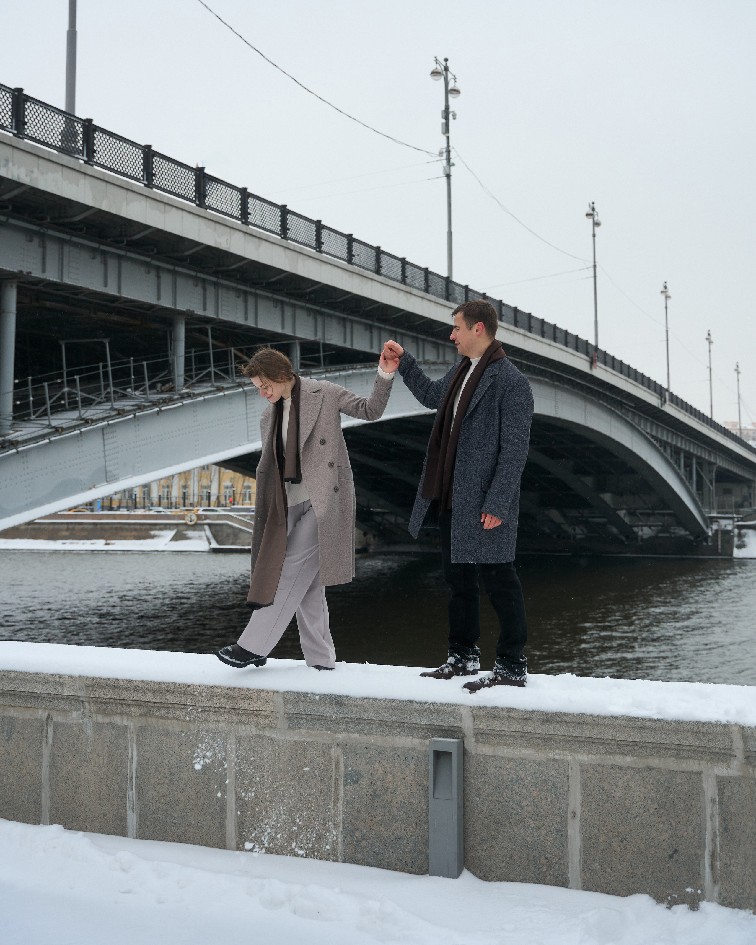 Любовь начинается с поцелуя. Minflo Photographer