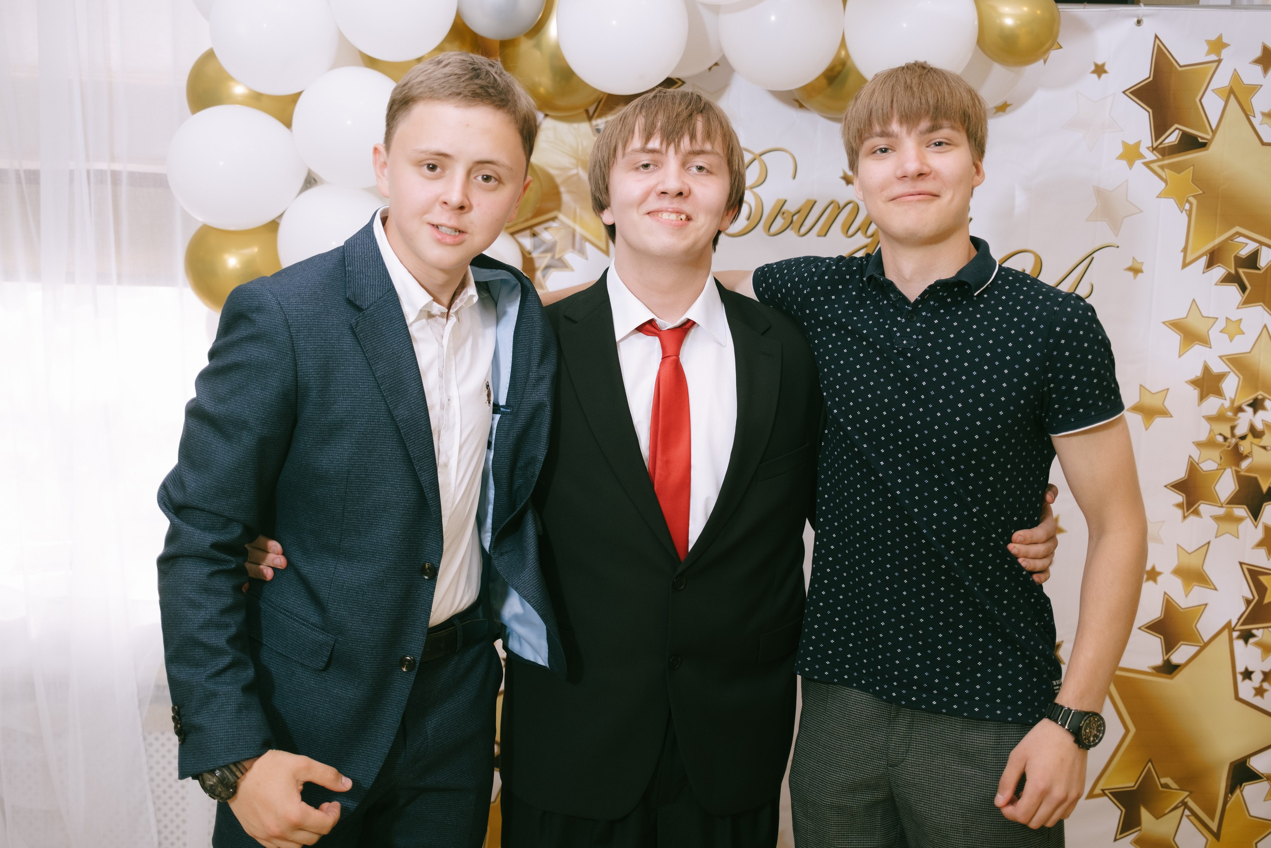 Выпускной школа 33. Свадебный и репортажной фотограф Денис Ожигин в Краснодаре и Краснодарском крае