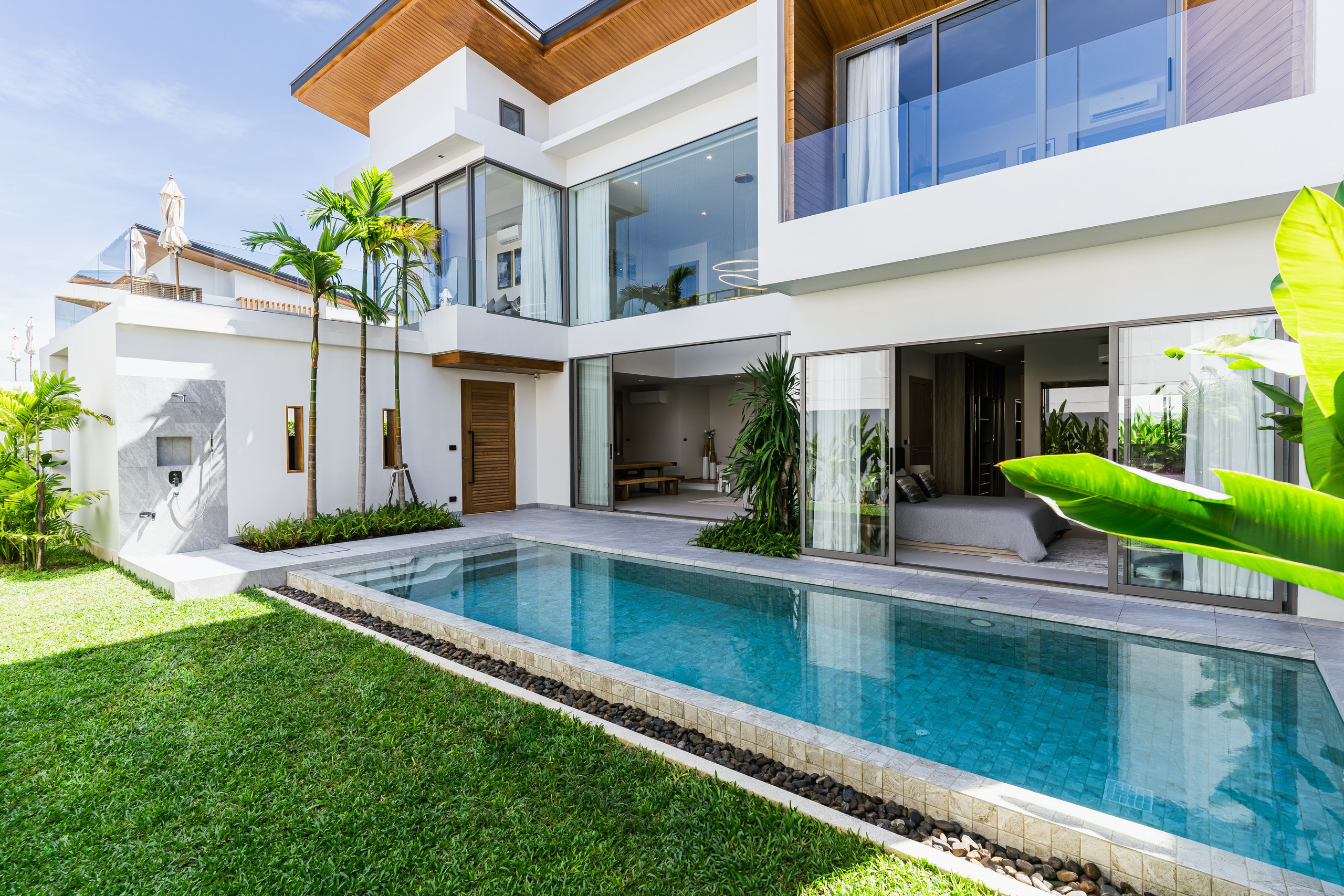 Interior real estate photography in Phuket — professional photos and videos. Yan Dolmatov — Photographer, Videographer, and Producer in Phuket