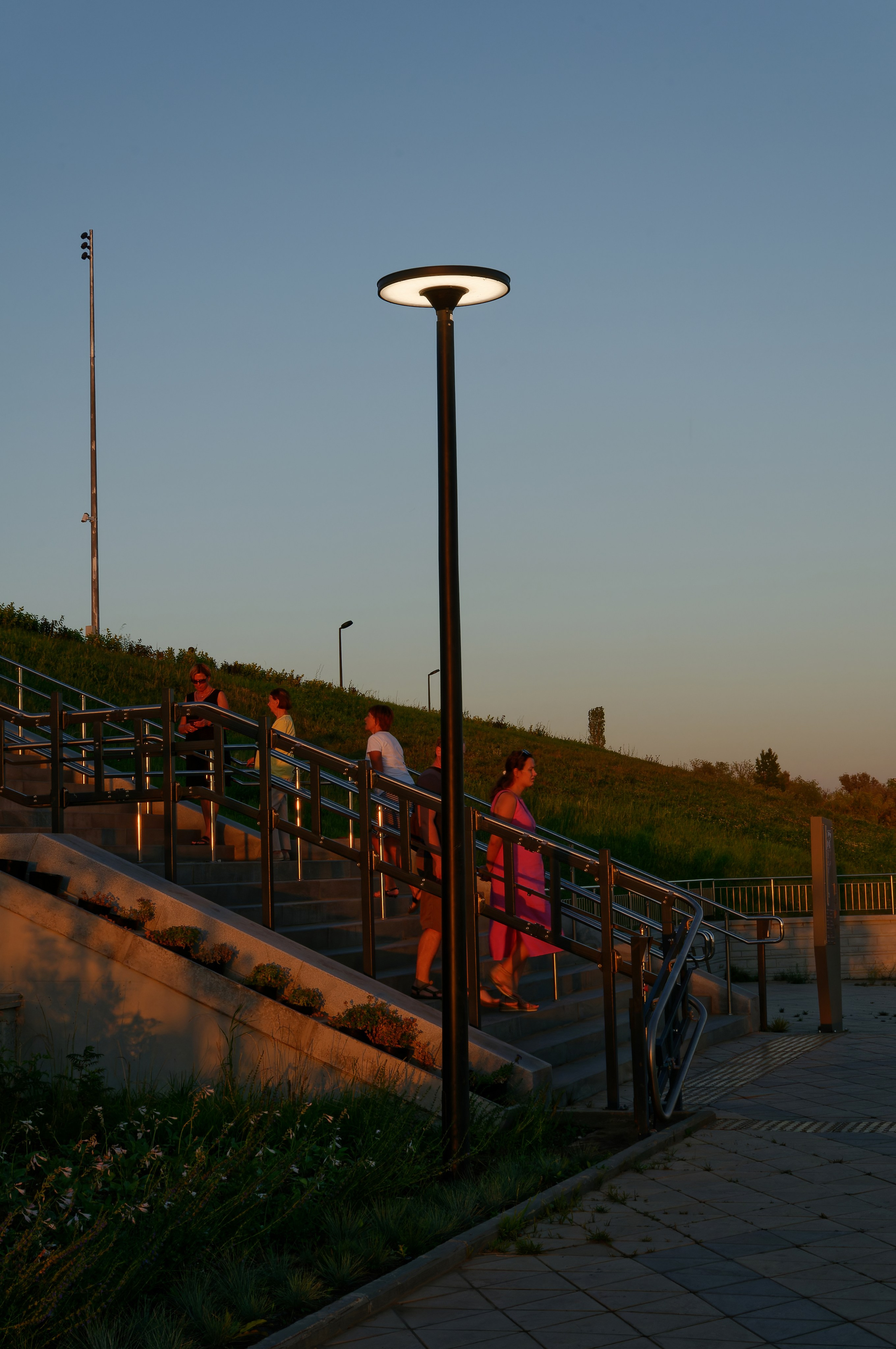 Уличное освещение/набережная. Фотограф Алексей Преображенский