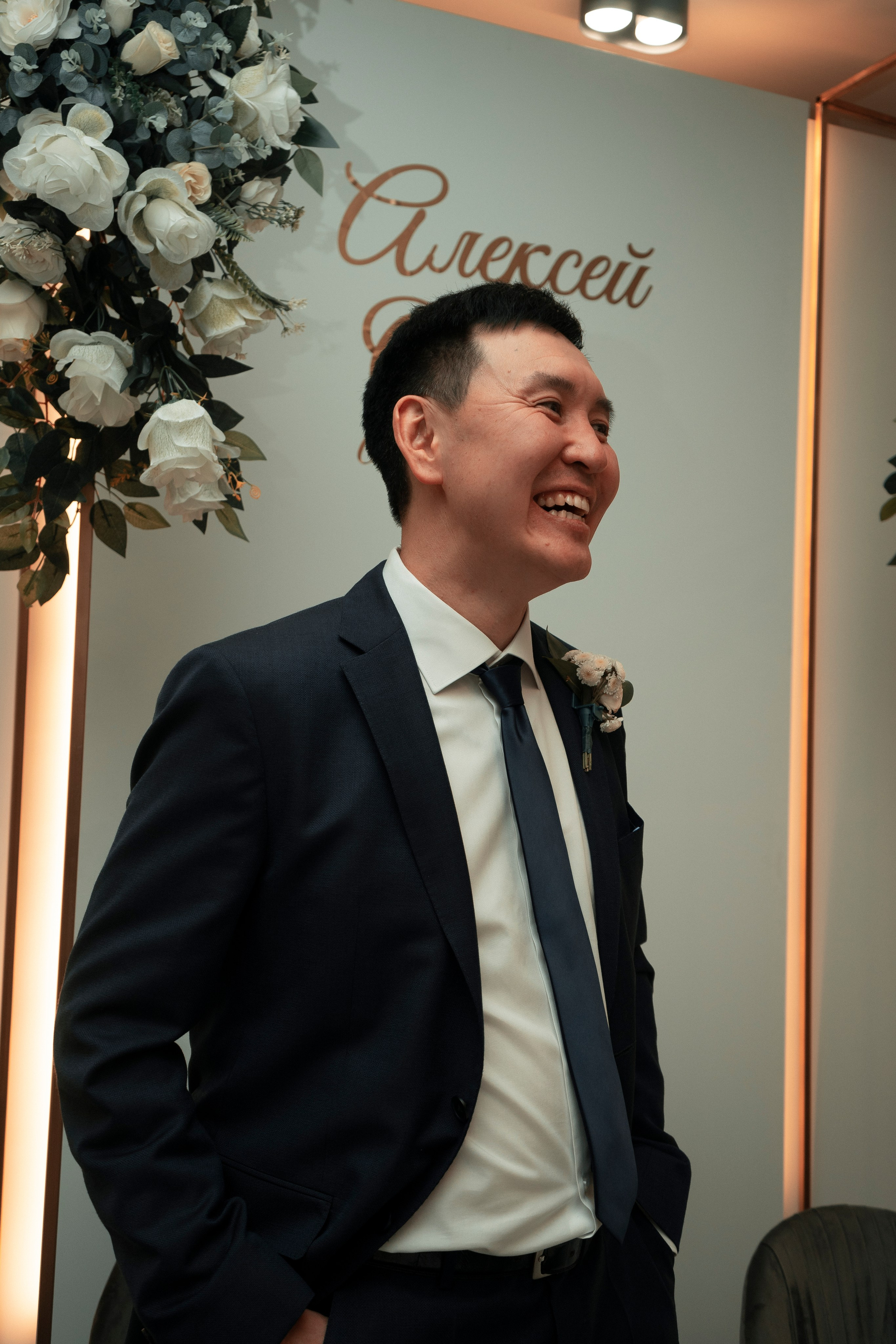 Свадебные фотографии из отеля Чингисхан города Улан-Удэ Алексея и Оюны. Фотограф в Улан-Удэ. Свадебный фотограф в Улан-Удэ