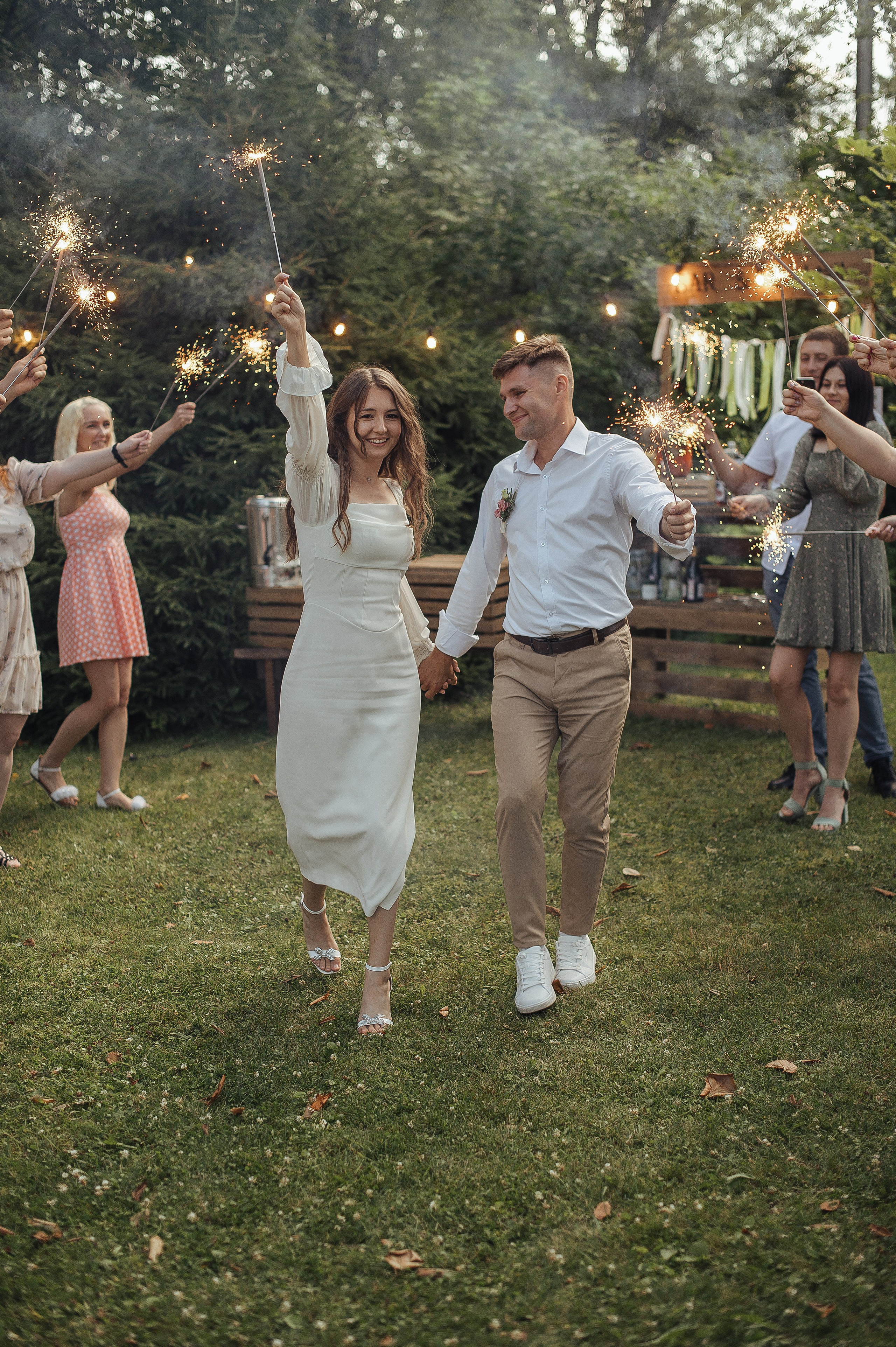 Бенгальски огни во время свадьбы