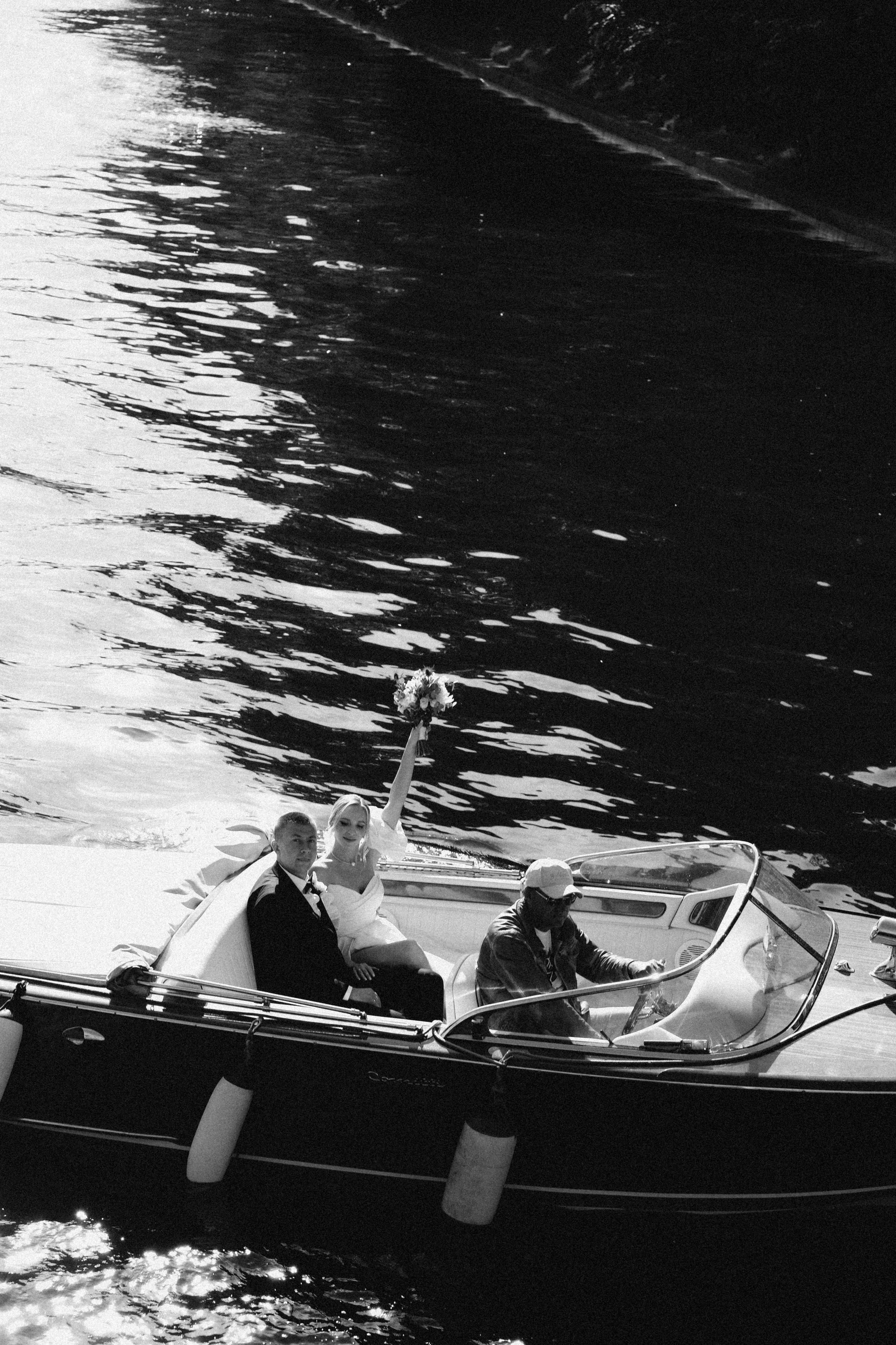 СВАДЕБГНАЯ ПРОГУЛКА ПО КАНАЛ САНКТ-ПЕТЕРБУРГА НА КАТЕРЕ. Профессиональный фотограф, Санкт-Петербург — Виктория Богомолова