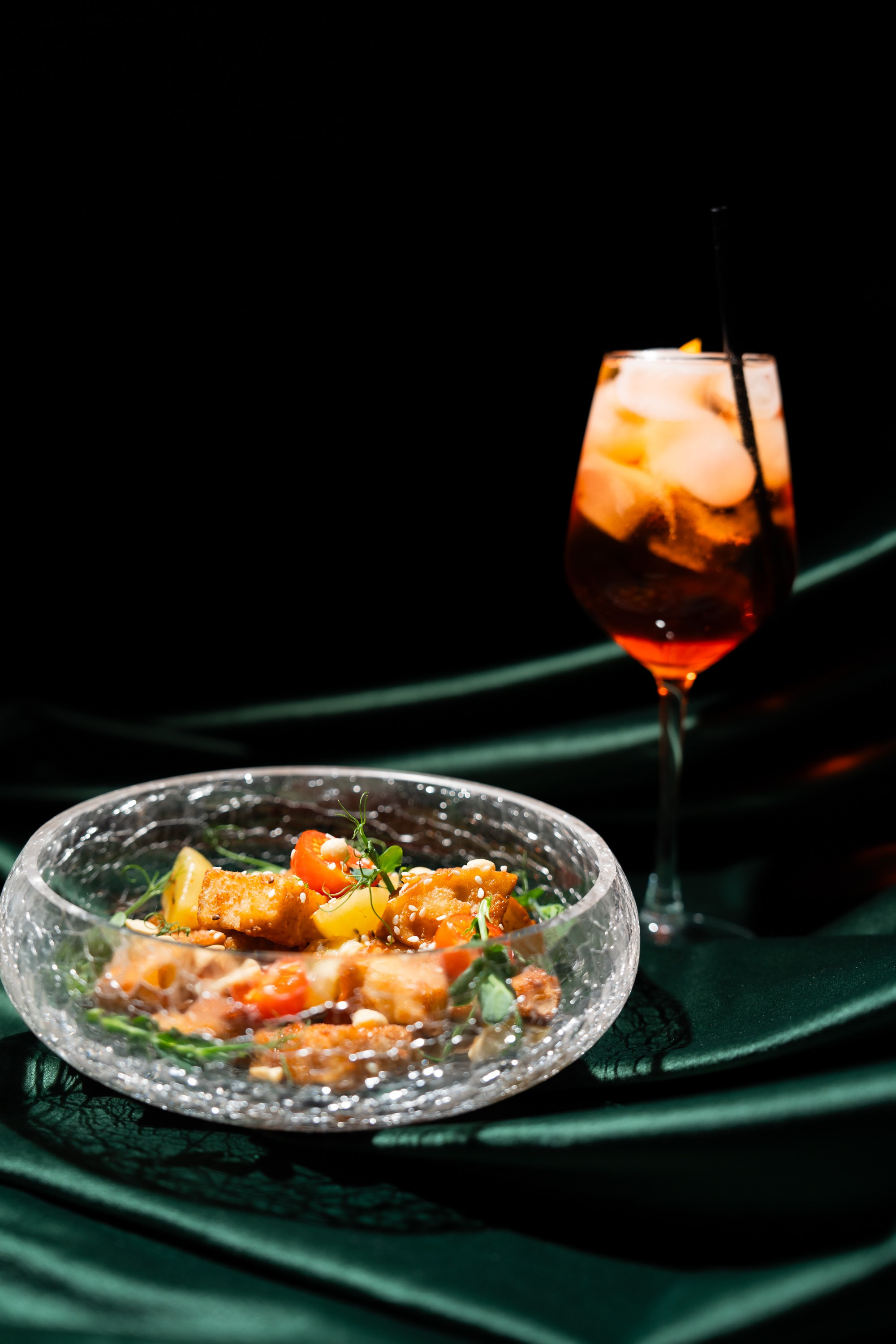 ЕДА И НАПИТКИ. Женский портрет