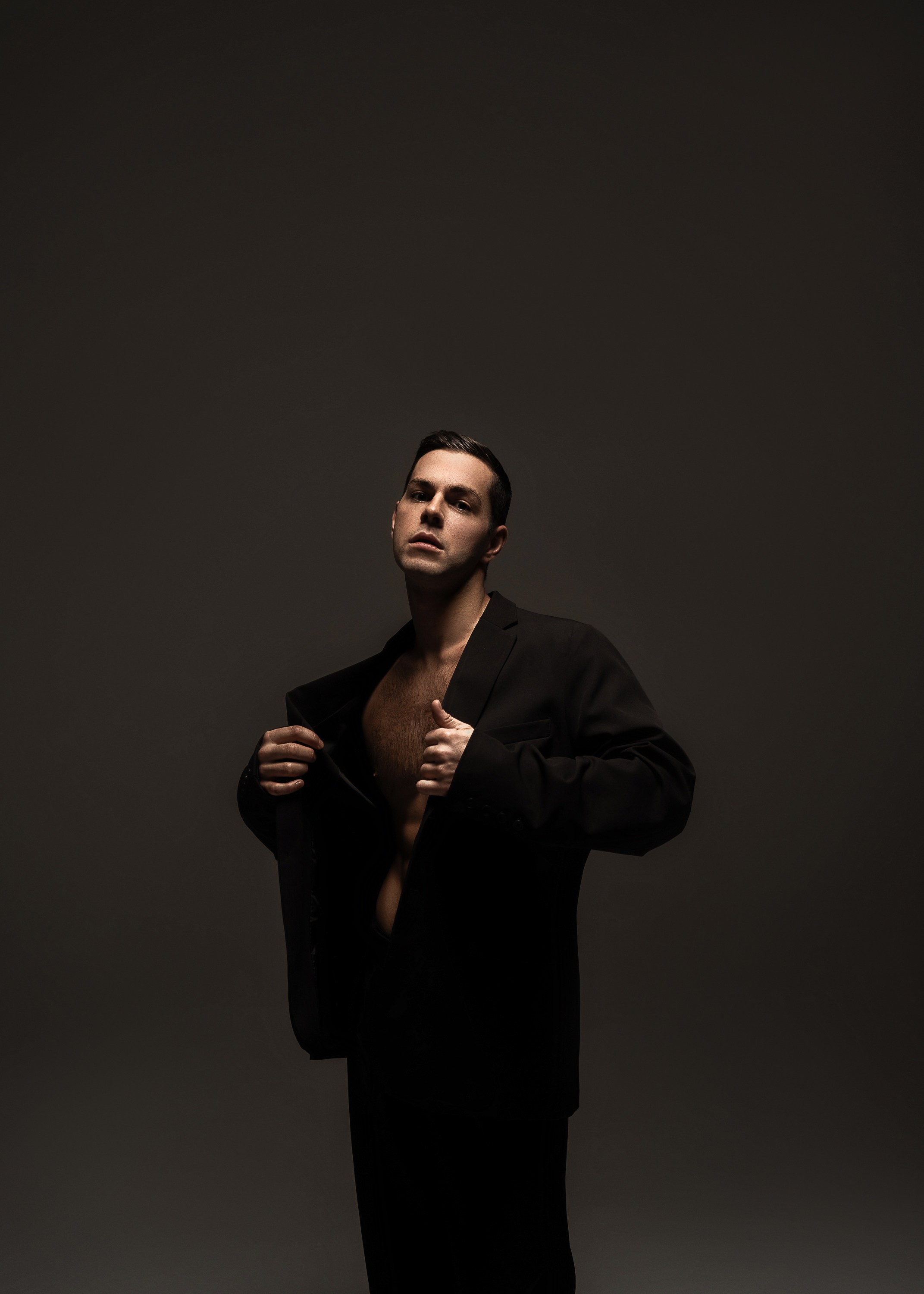 ДМИТРИЙ. Женский портрет