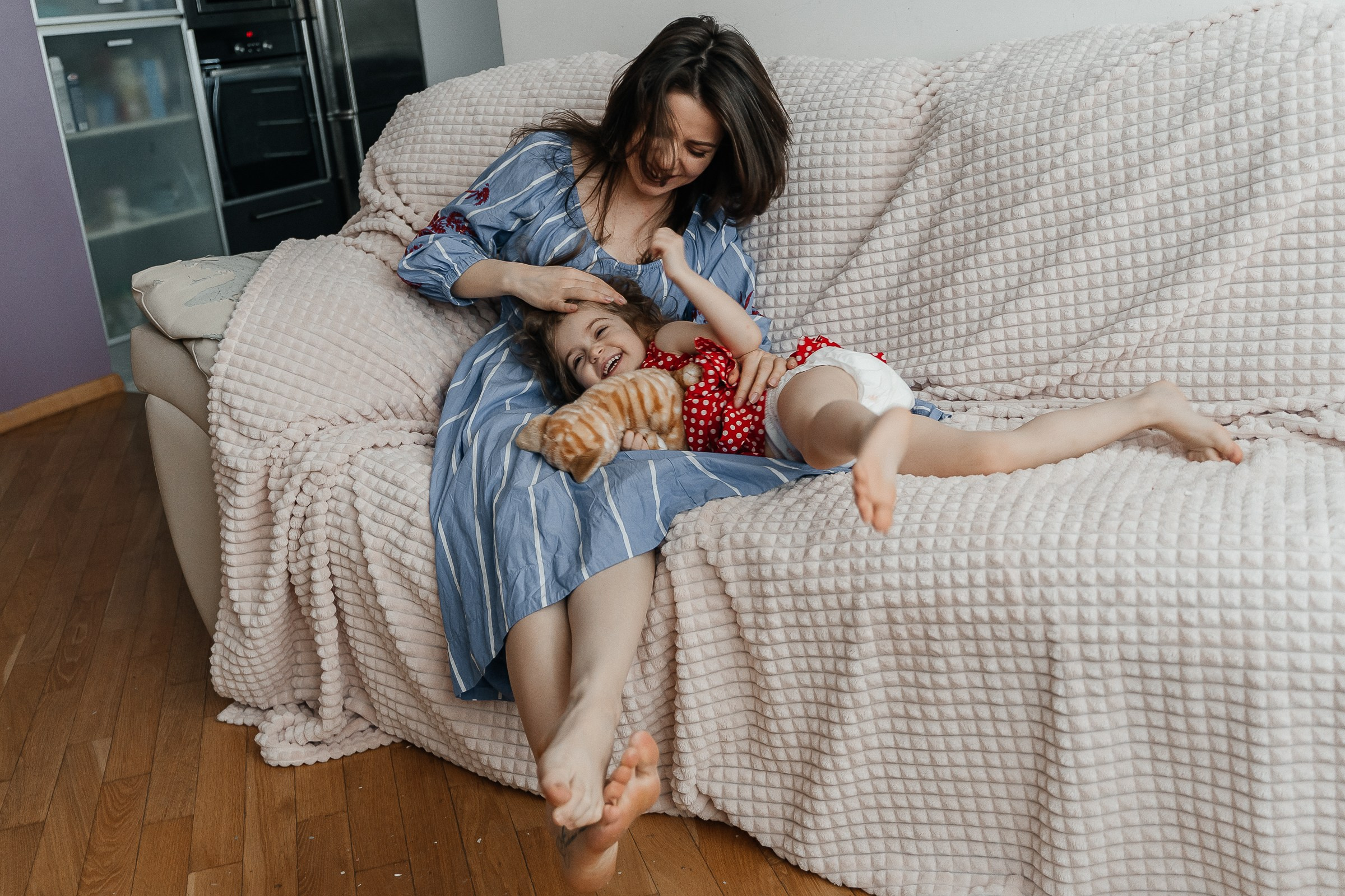 Катя и Ева семейная съемка. Семейный видеограф и фотограф Соснина Марина