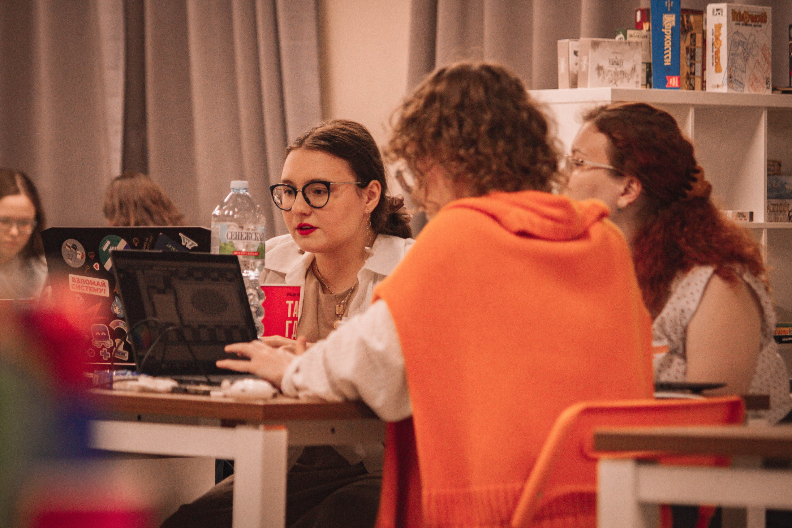 ЖЕНСКИЙ ГЕЙМДЖЕМ — Творческий сбор разработчиц. Создадим шедевр? Виталина и её фотоискусство