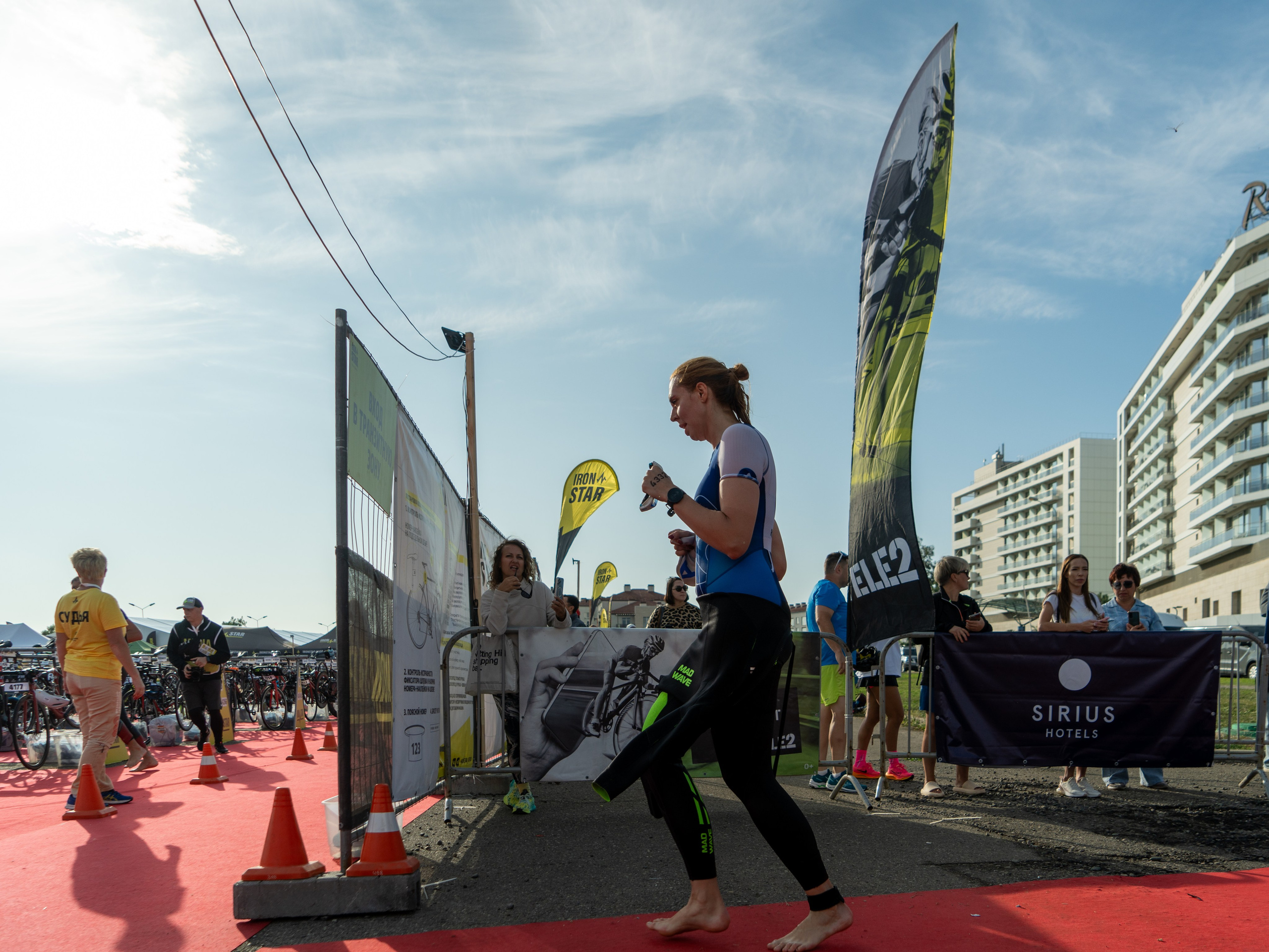 Фотоотчет партнерской интеграции для компании TELE2 на фестивале Ironstar. Репортажный фотограф в Красной Поляне и Сочи Павлюченко Екатерина