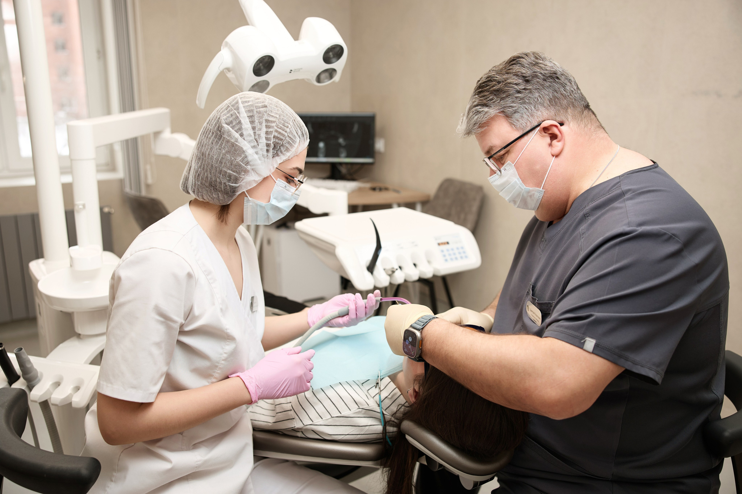 Фотосессия стоматологии Шустовы в Екатеринбурге