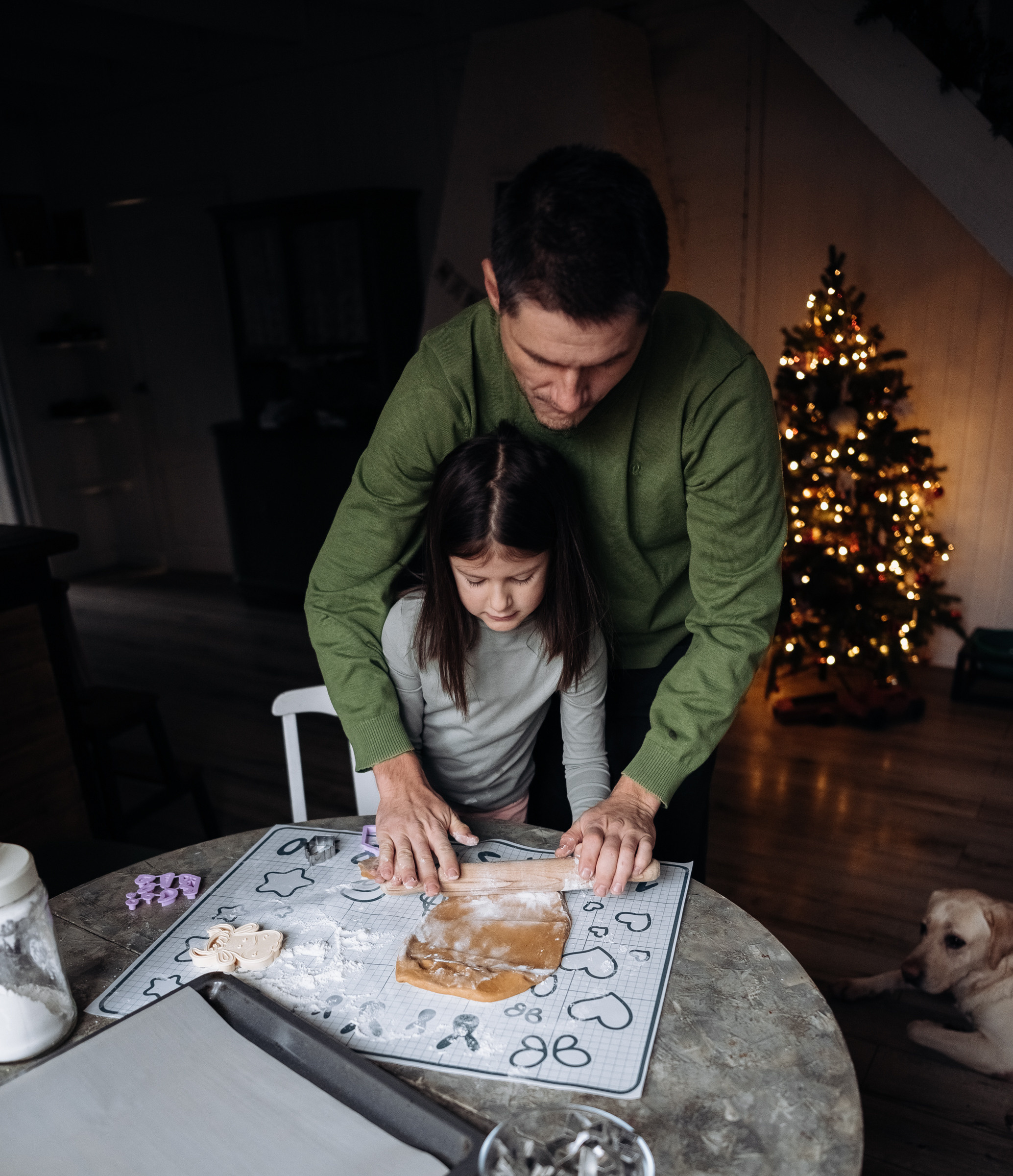 Вся семья в сборе, пекут печенье. Предметный фотограф Санкт-Петербург