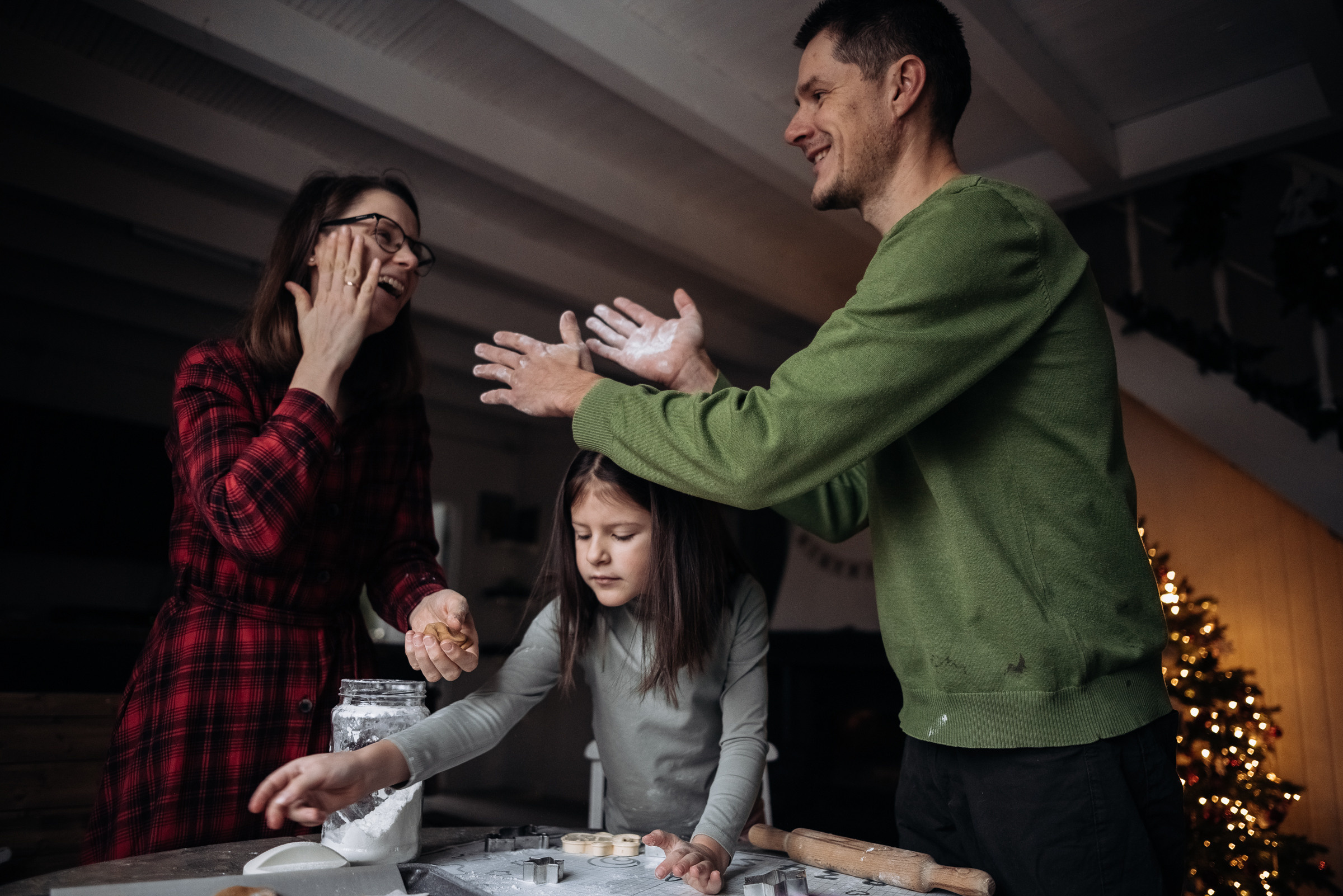 Вся семья в сборе, пекут печенье. Предметный фотограф Санкт-Петербург