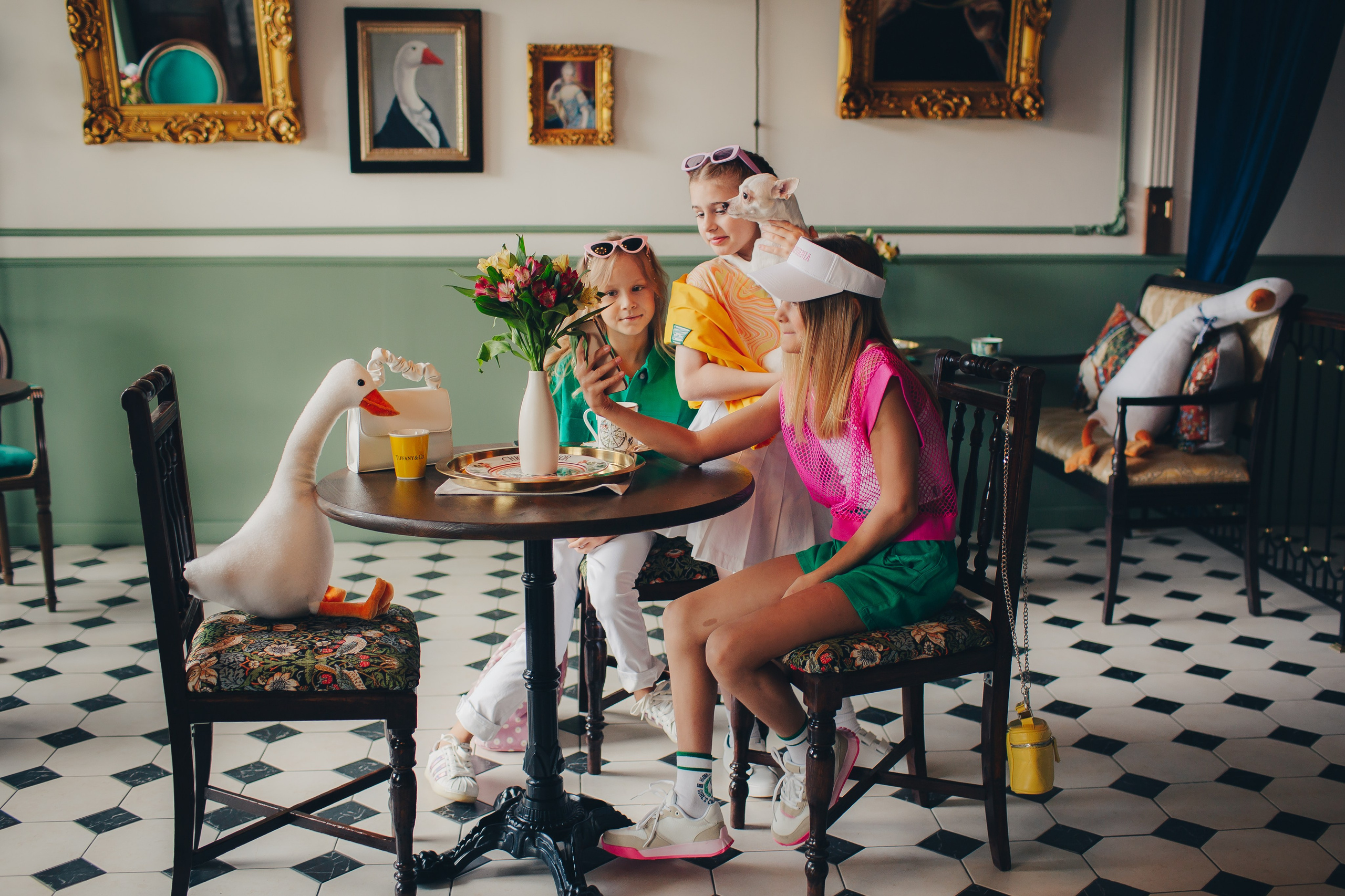 Съёмка подружками в кафе. Фотограф Евгения Мальцева, Архангельск