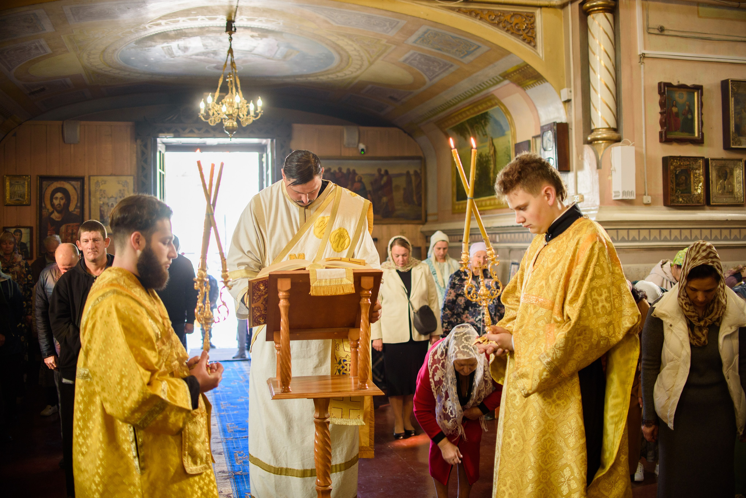 Воскресная литургия 29.10.2023. Семейный и свадебный фотограф в Феодосии и Коктебеле