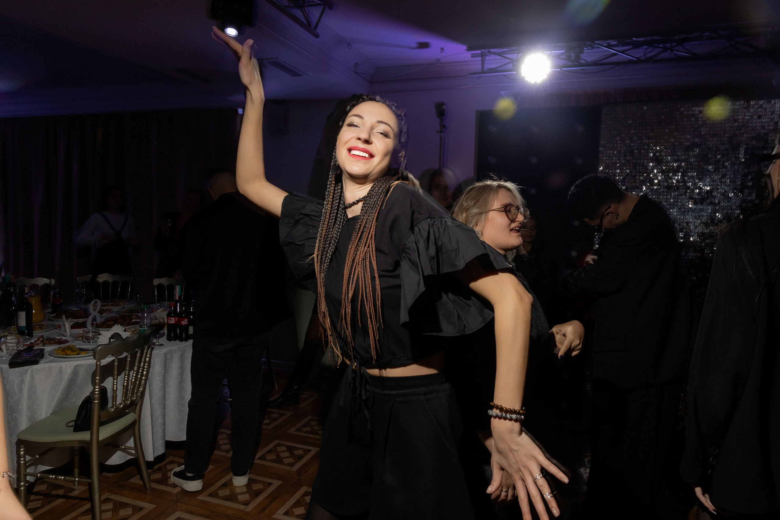 Корпоративная фотосъемка для кафе GARAGE | Новый год 2025 | Минск. Свадебный фотограф в Минске/Беларуси Сергей Спиридонов