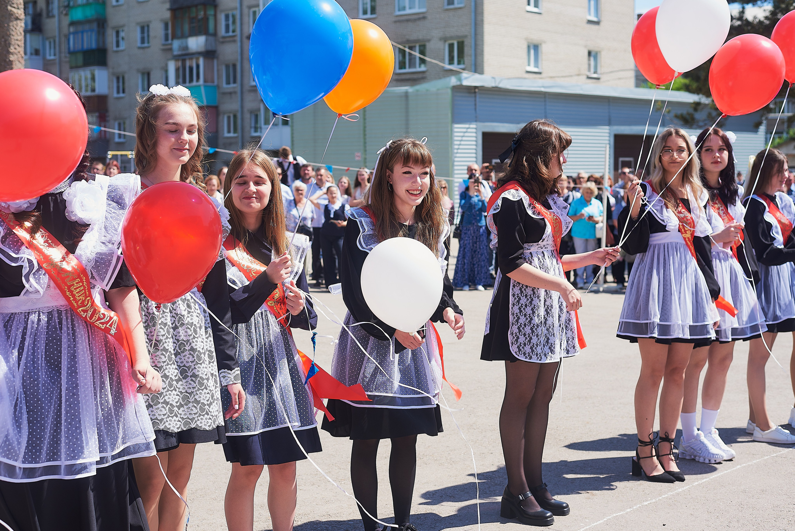 Последний звонок. Фотограф Елена Дука. Контент съемка. Семейная фотография