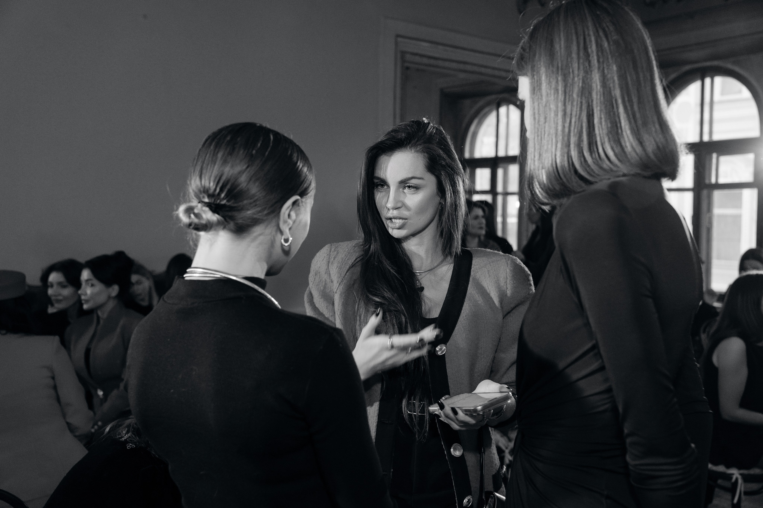 «ИСПОВЕДЬ» встреча женского клуба. Репортажный фотограф в Москве Саша Дружинина