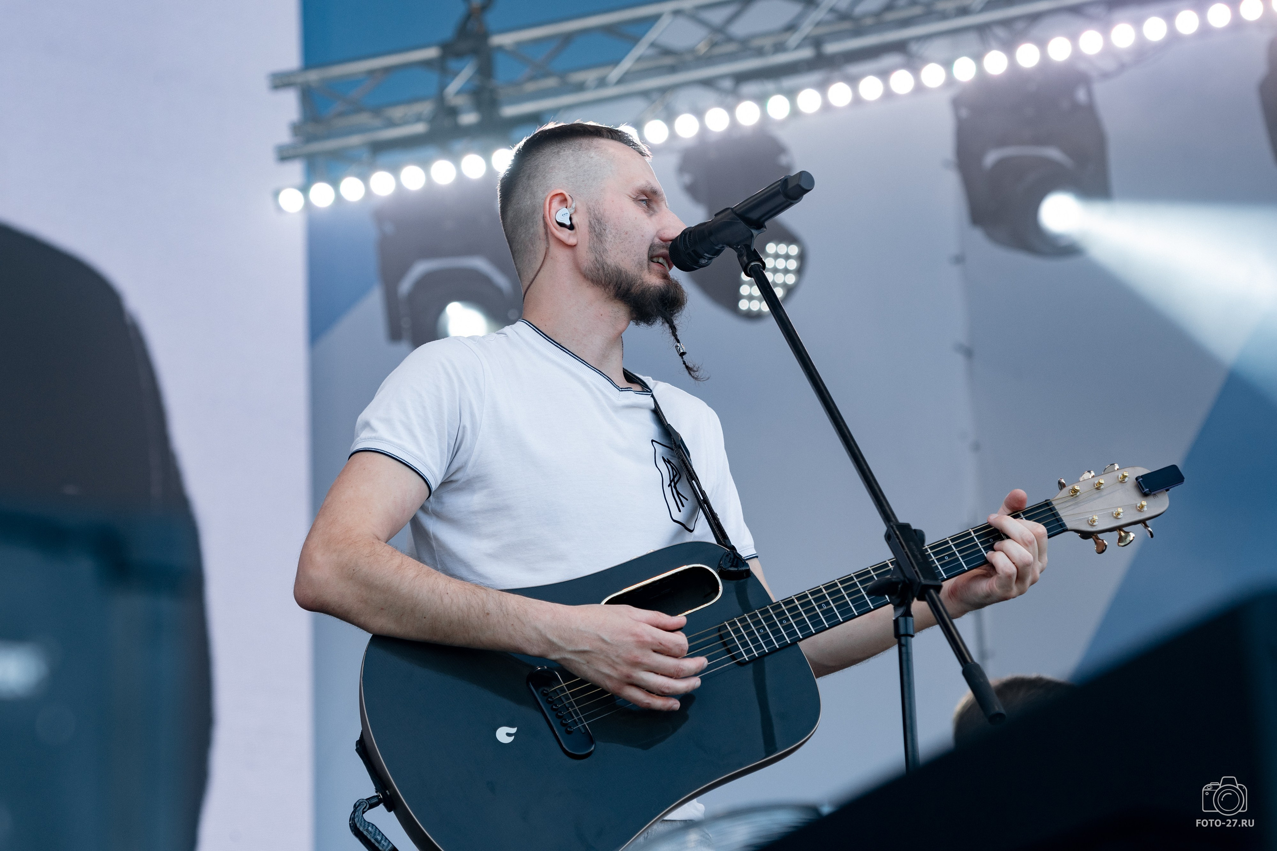 Антон Курдюмов фотограф в Хабаровске Рина Курдюмова фото27 foto27 Антон Дорофеев репортажный репортаж документалист Тони и Рина фотосоздатели ПаПаРоК Рок над Амуром 2024 фестиваль Хабаровск