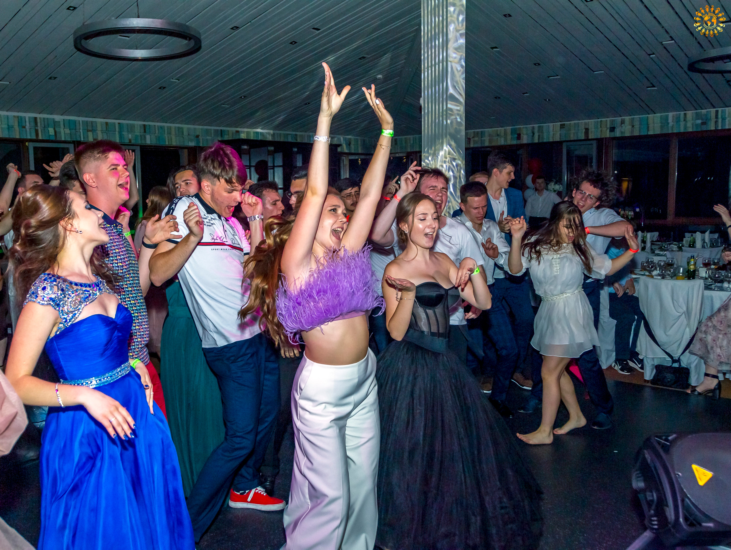 Выпускной 2022 (Москва, ресторан «Времена года»). Репортажная съемка в Москве и области. Анималистика