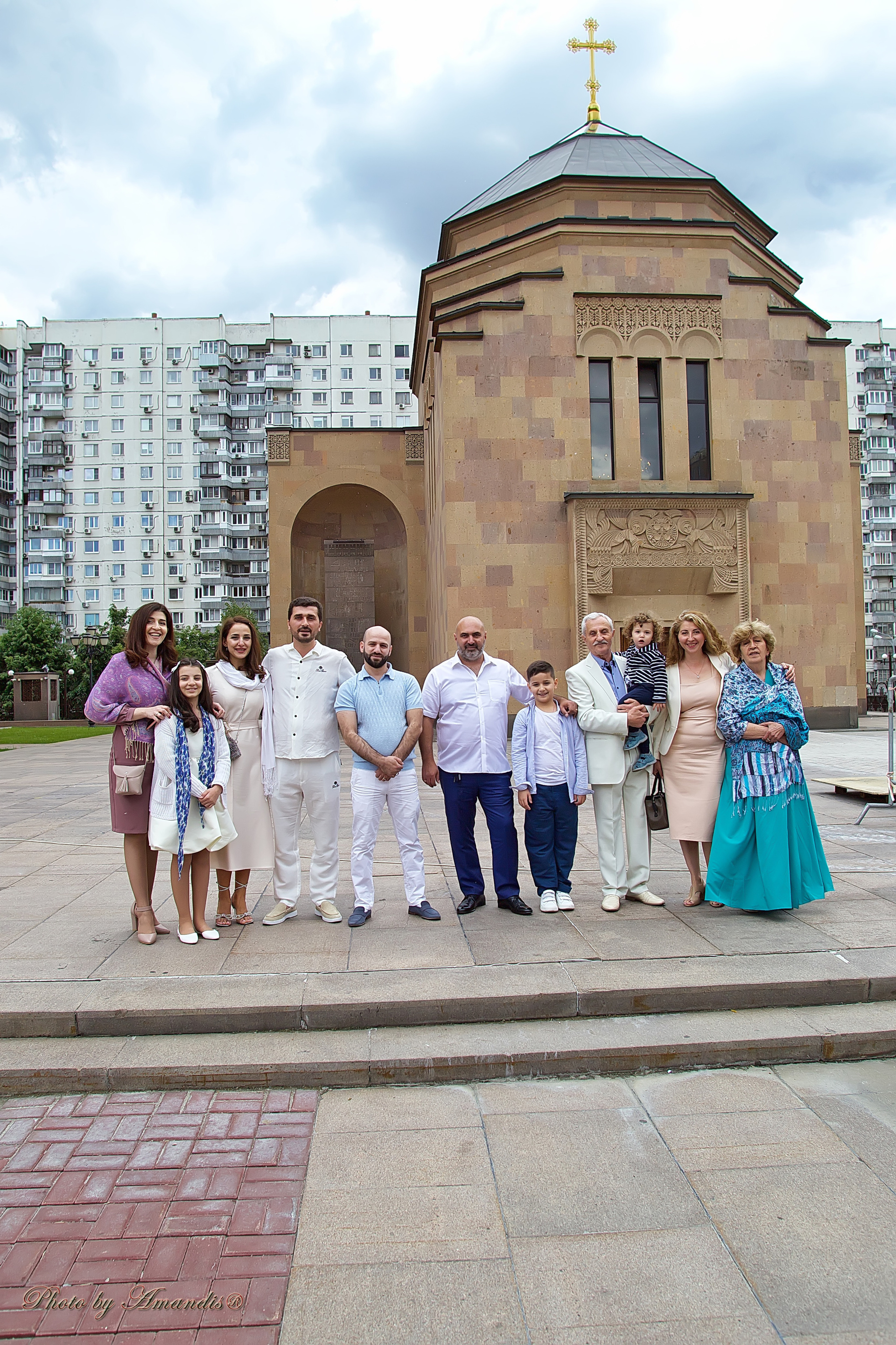 Крещение в армянской церкви. Репортажная съемка в Москве и области. Анималистика