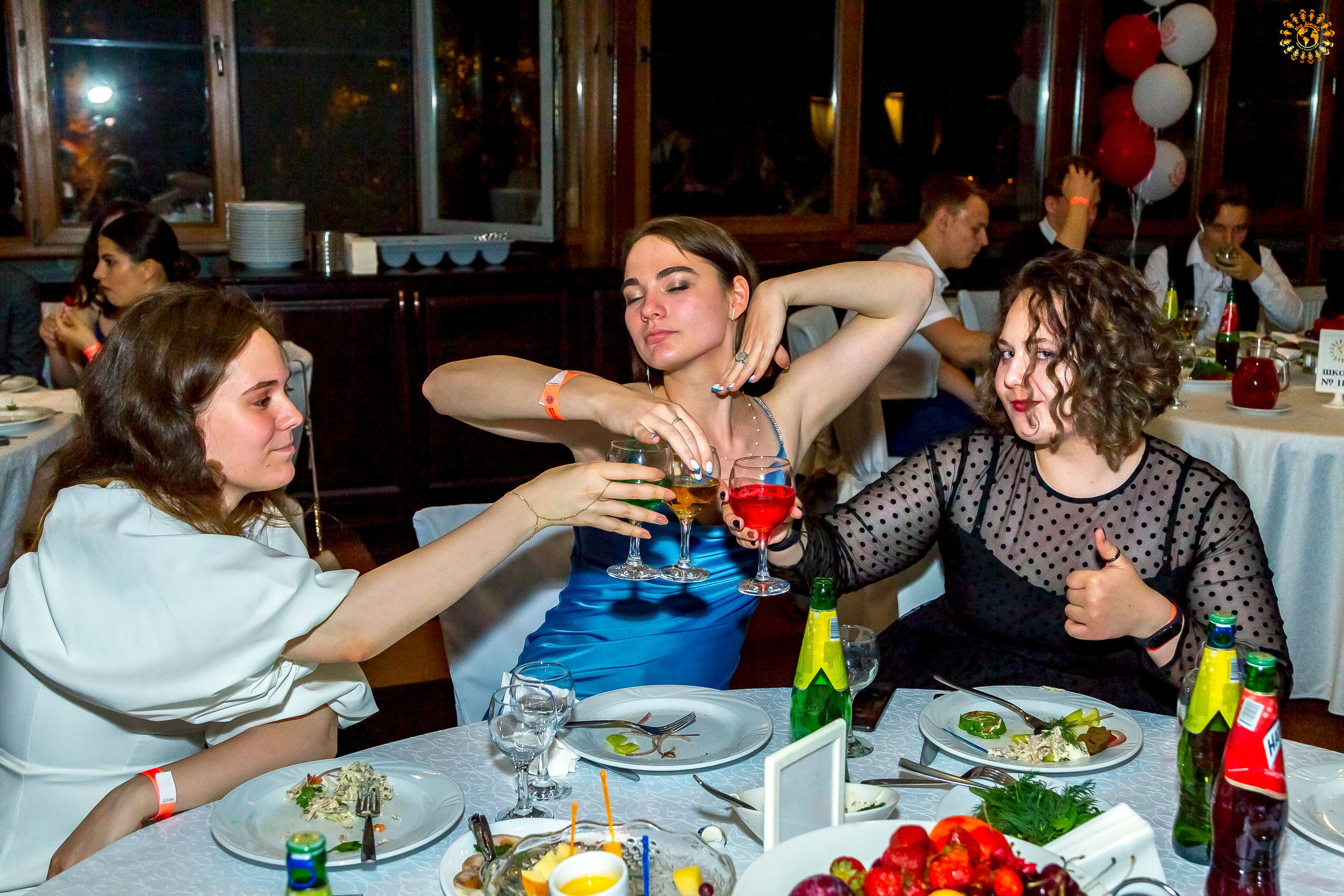 Выпускной 2022 (Москва, ресторан «Времена года»). Репортажная съемка в Москве и области. Анималистика