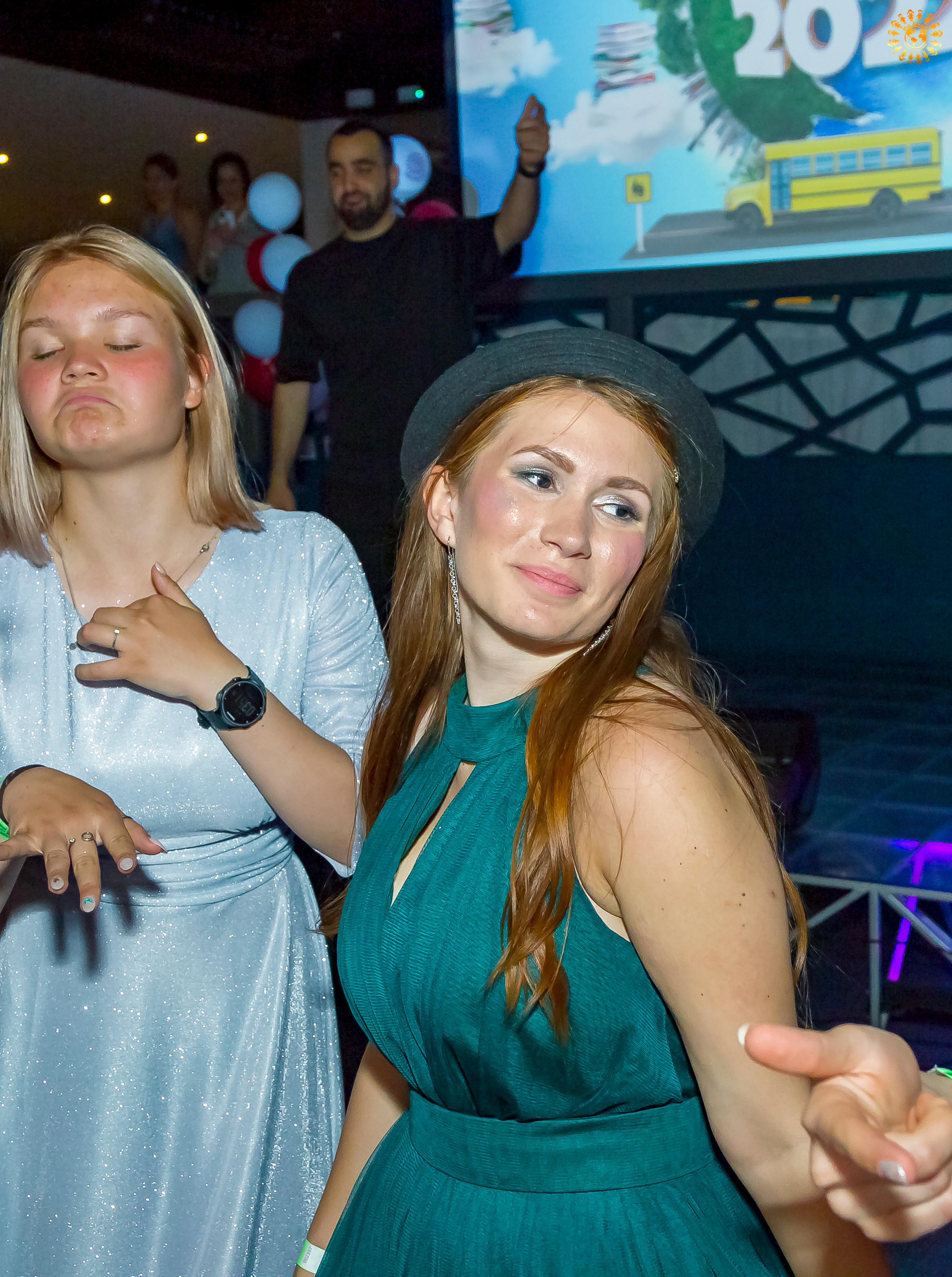 Выпускной 2022 (Москва, ресторан «Времена года»). Репортажная съемка в Москве и области. Анималистика