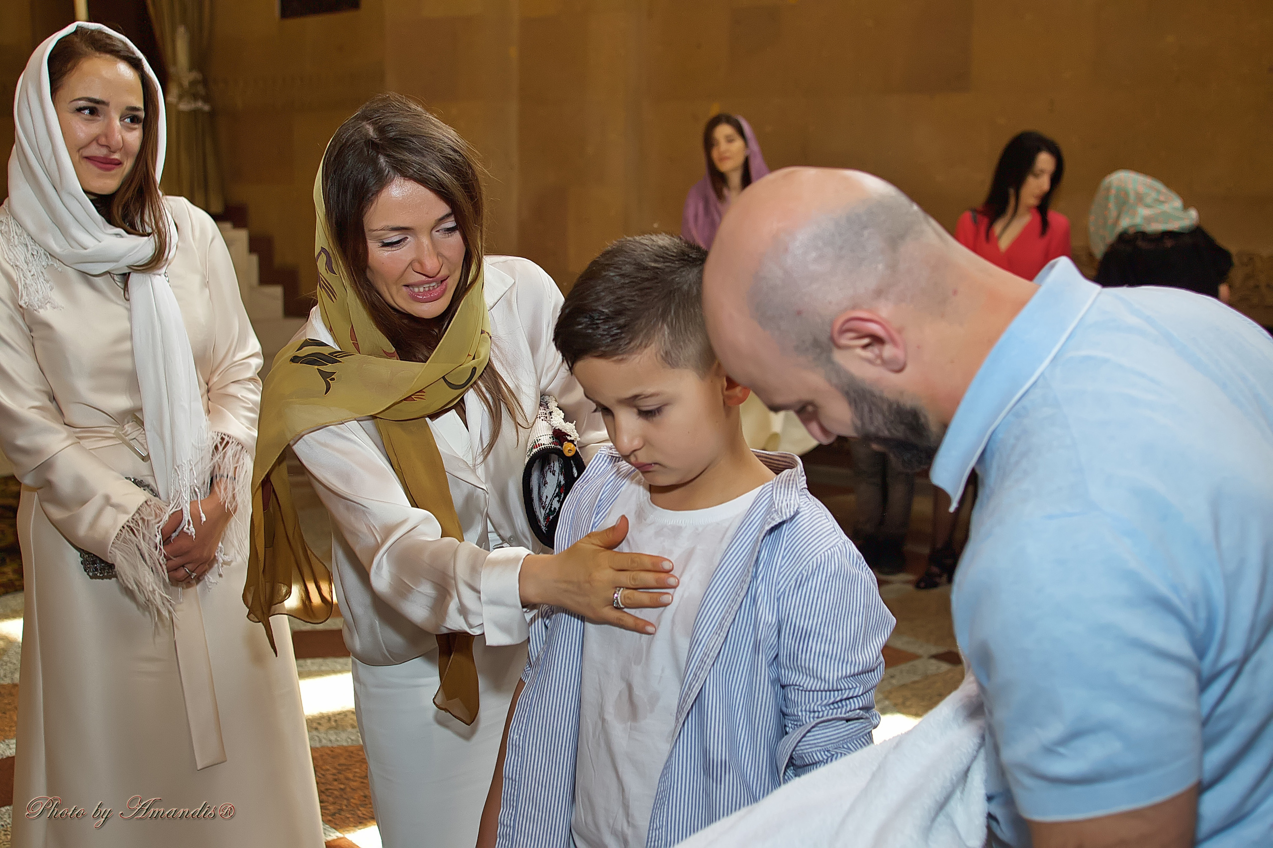 Крещение в армянской церкви. Репортажная съемка в Москве и области. Анималистика