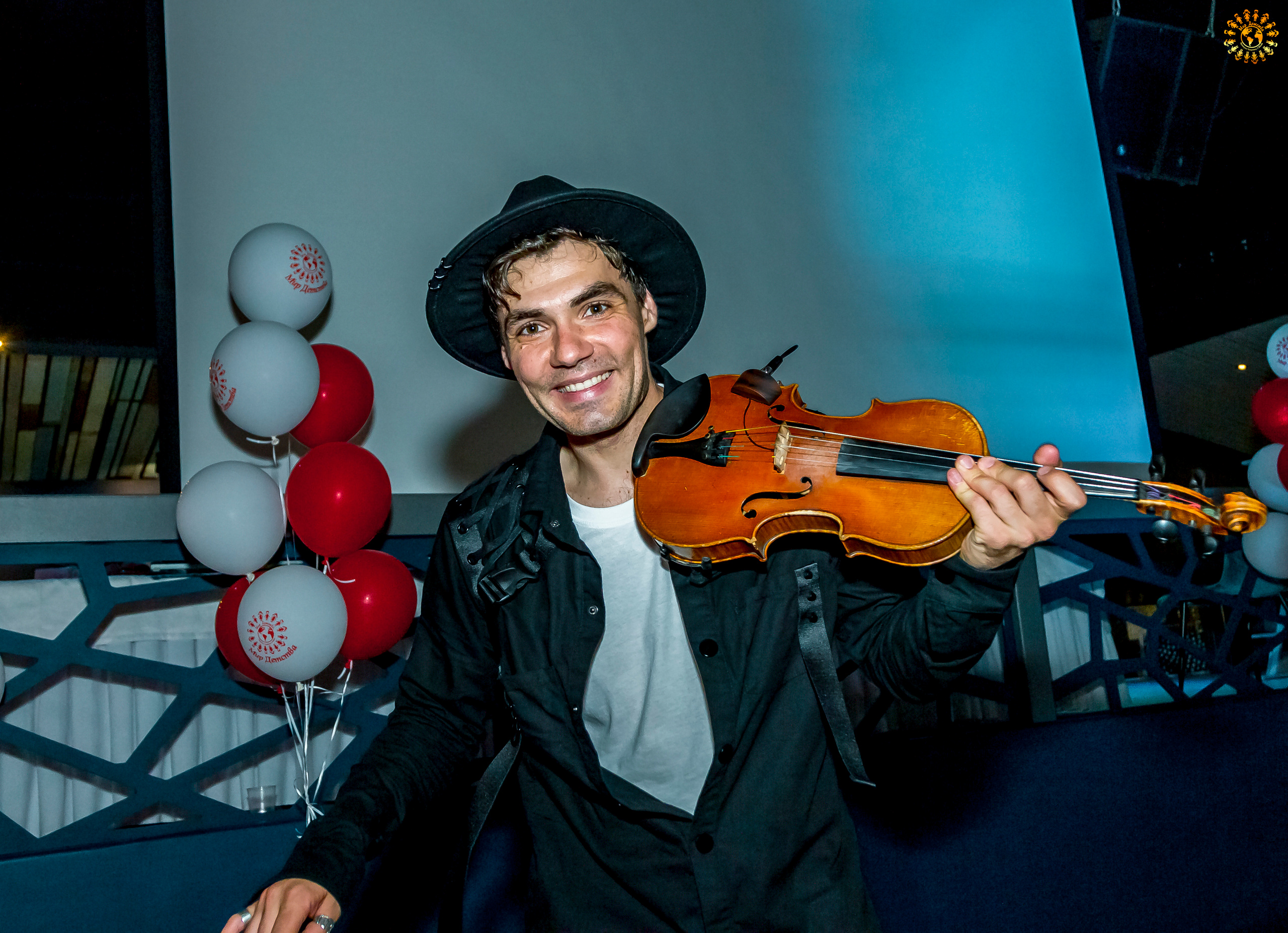 Выпускной 2022 (Москва, ресторан «Времена года»). Репортажная съемка в Москве и области. Анималистика