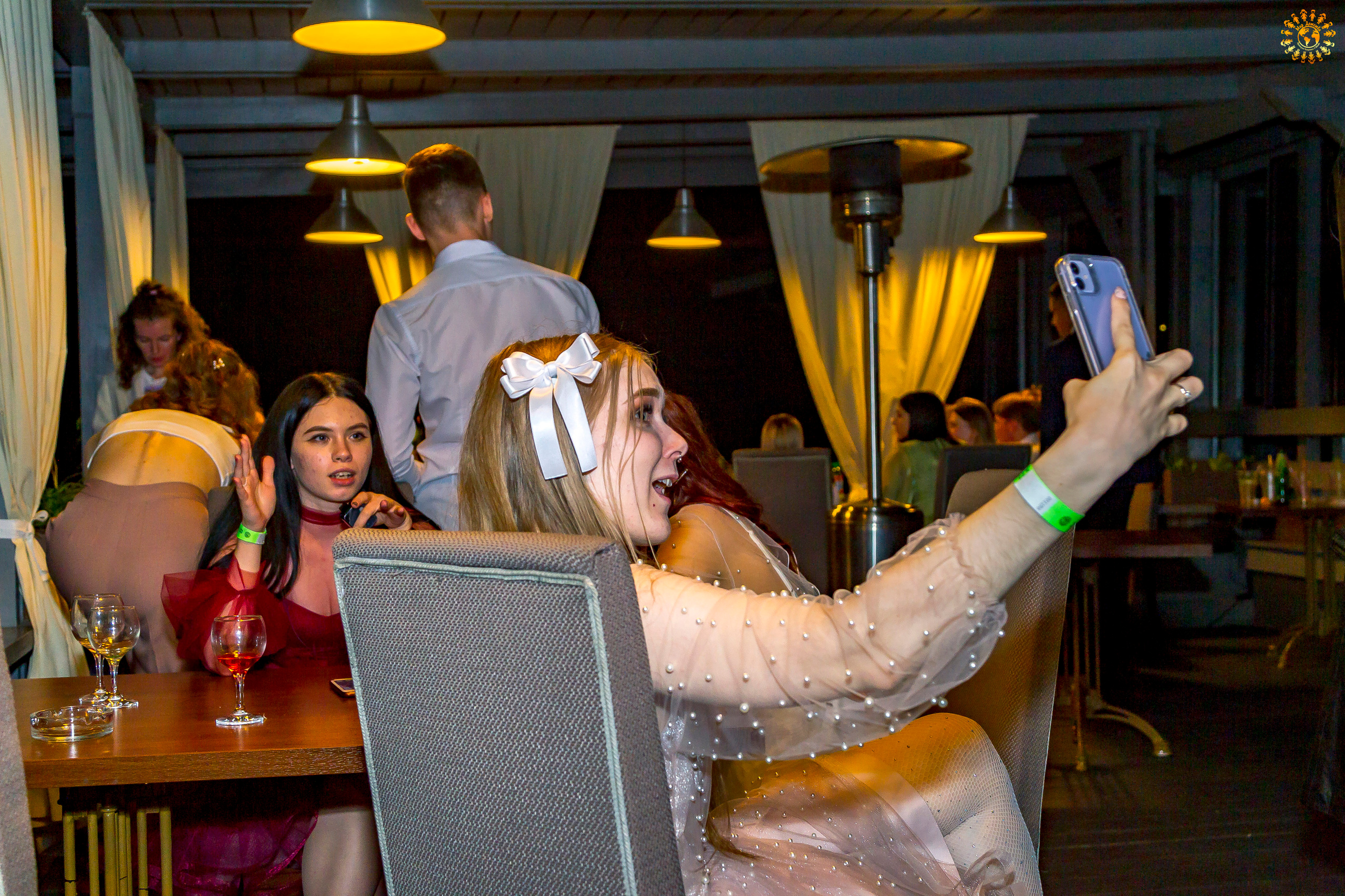 Выпускной 2022 (Москва, ресторан «Времена года»). Репортажная съемка в Москве и области. Анималистика