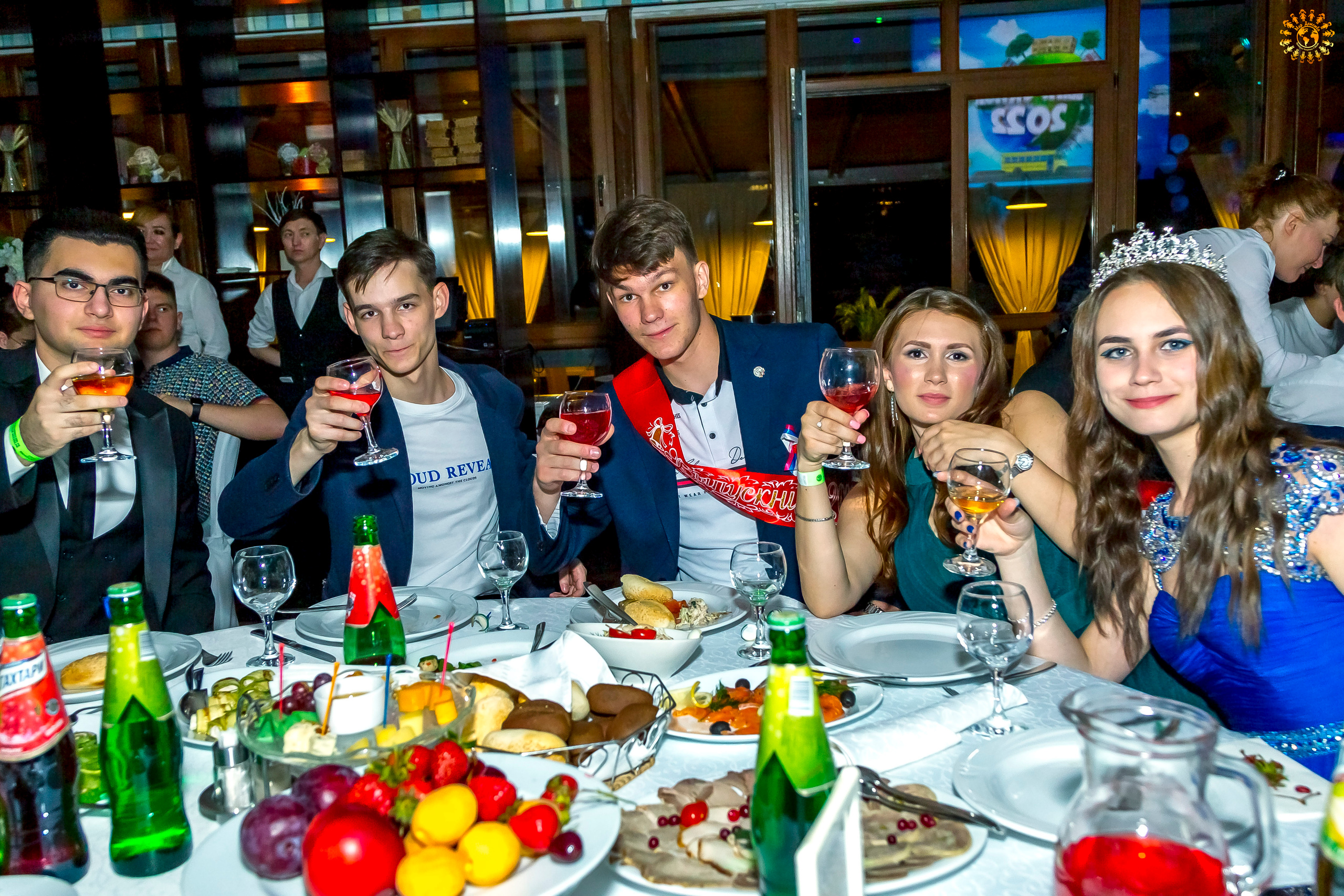 Выпускной 2022 (Москва, ресторан «Времена года»). Репортажная съемка в Москве и области. Анималистика