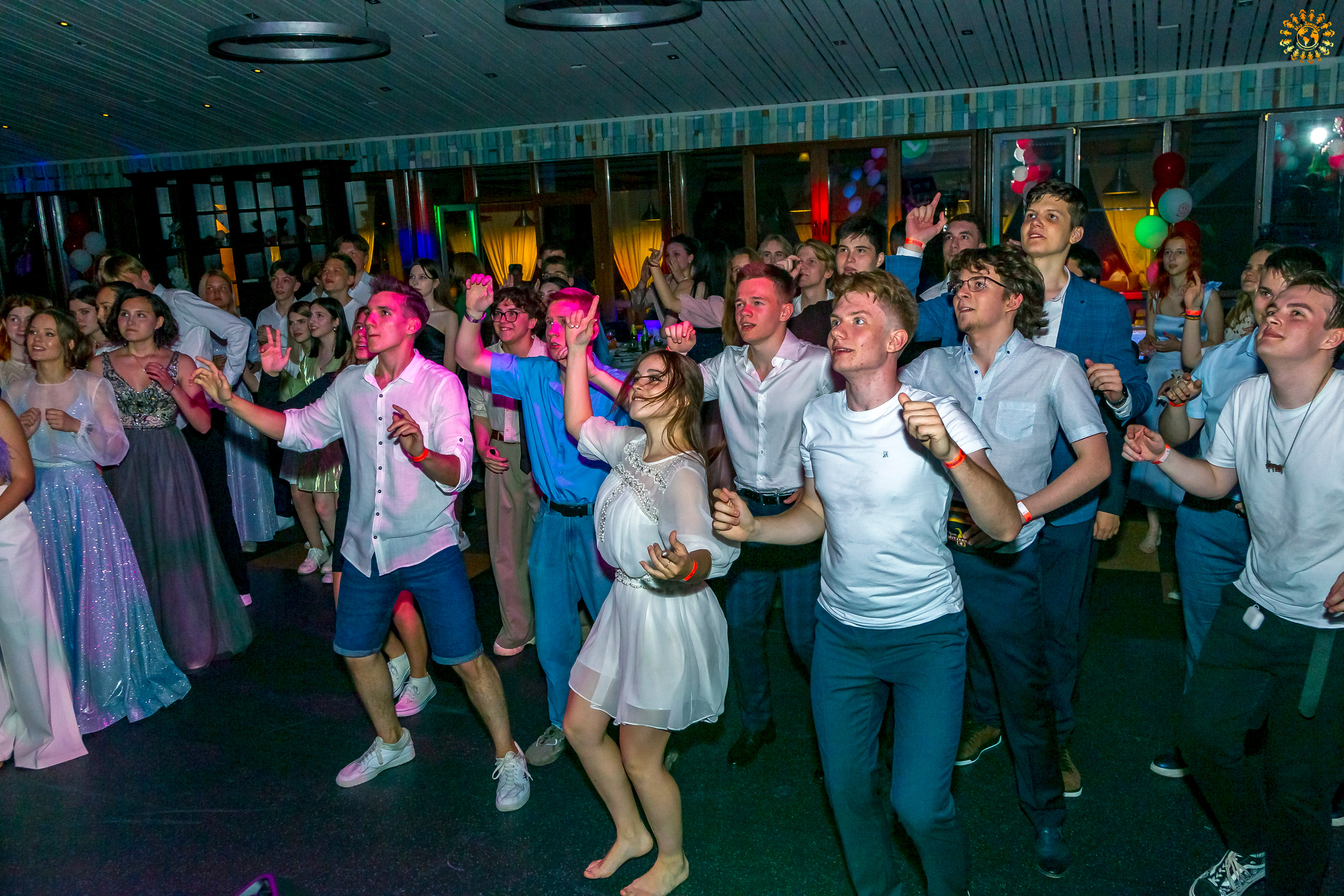 Выпускной 2022 (Москва, ресторан «Времена года»). Репортажная съемка в Москве и области. Анималистика