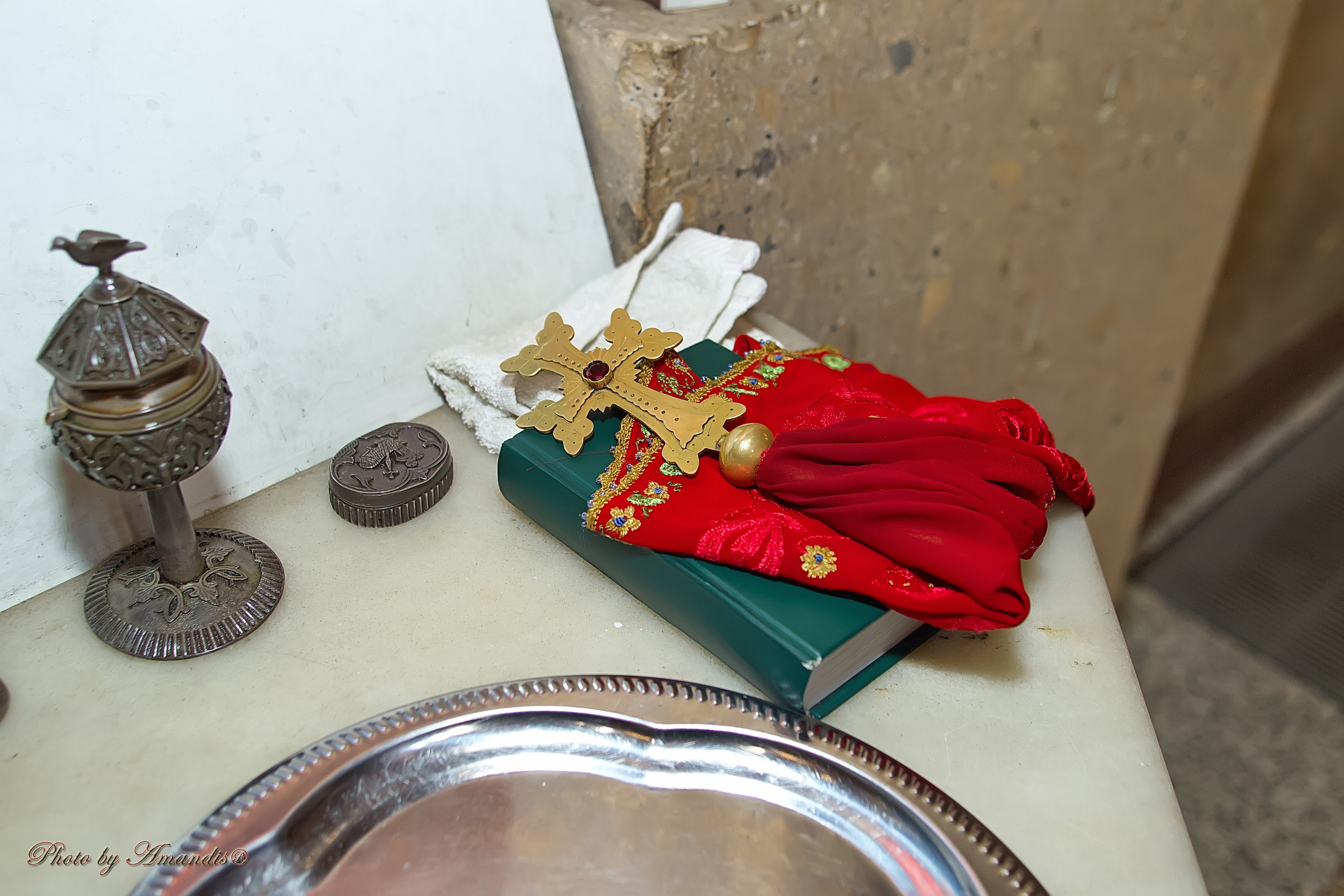 Крещение в армянской церкви. Репортажная съемка в Москве и области. Анималистика