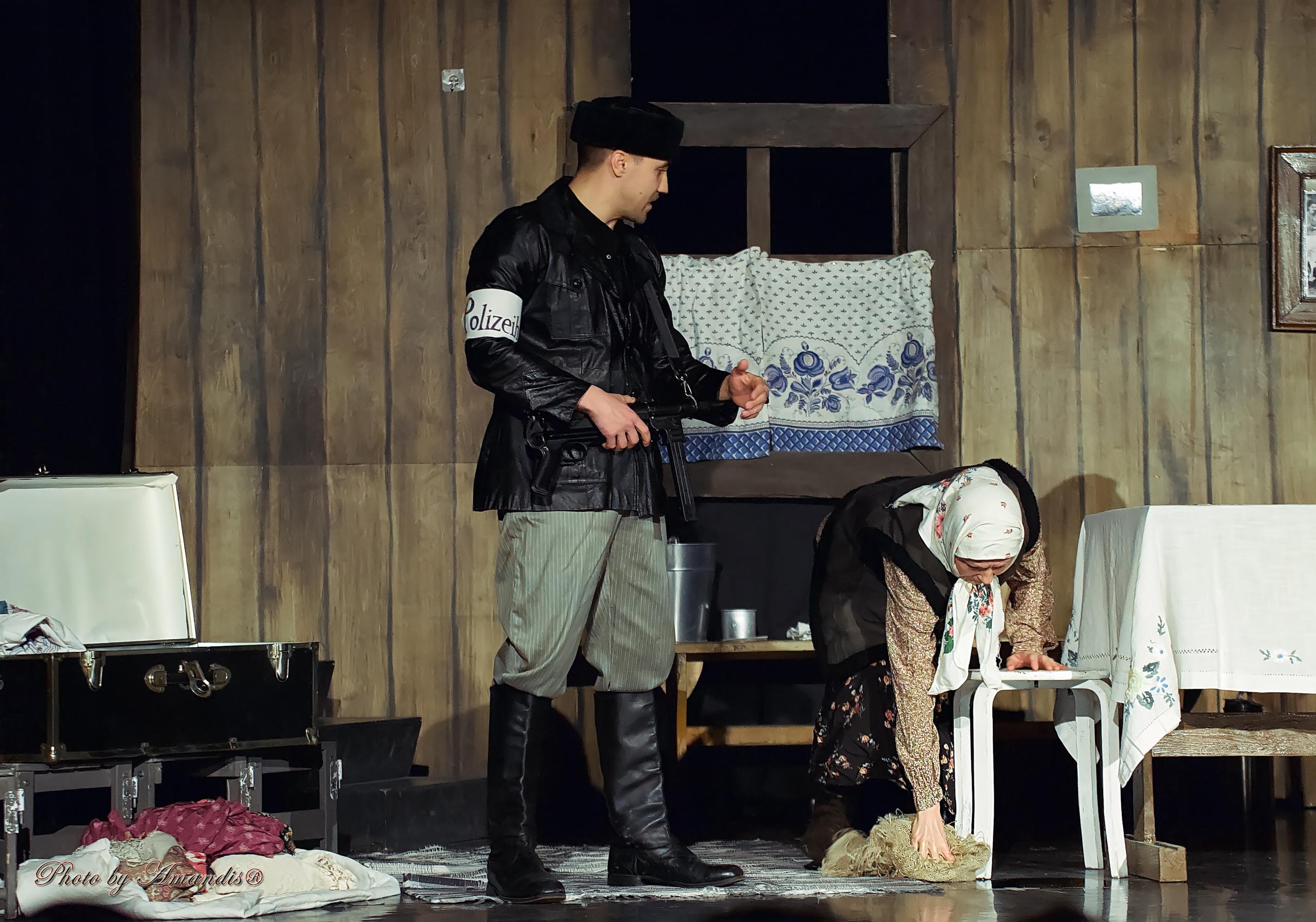 Спектакль «И пробил час.». Репортажная съемка в Москве и области. Анималистика