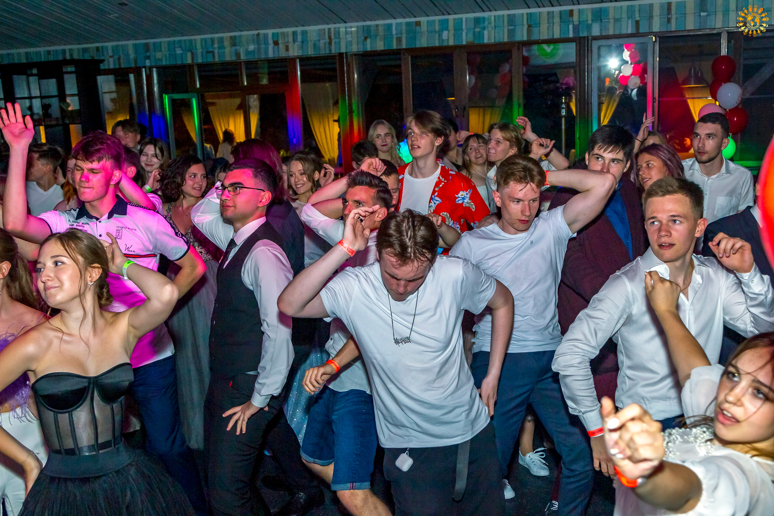 Выпускной 2022 (Москва, ресторан «Времена года»). Репортажная съемка в Москве и области. Анималистика